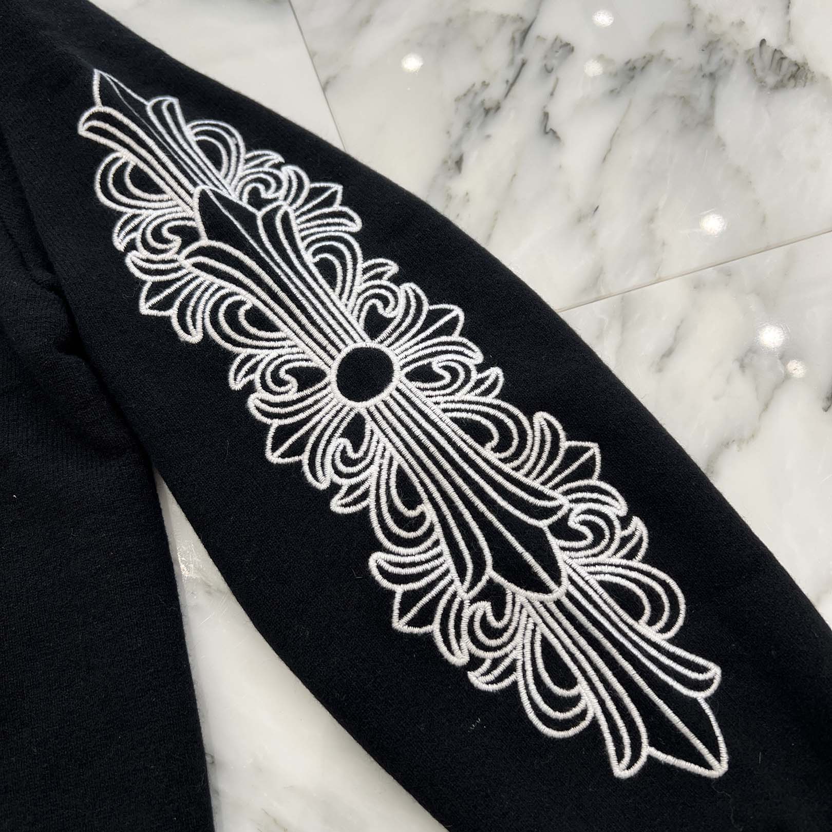 CHROME HEARTS Y NOT Floral Cross Embroidery Crew Neck Cashmere