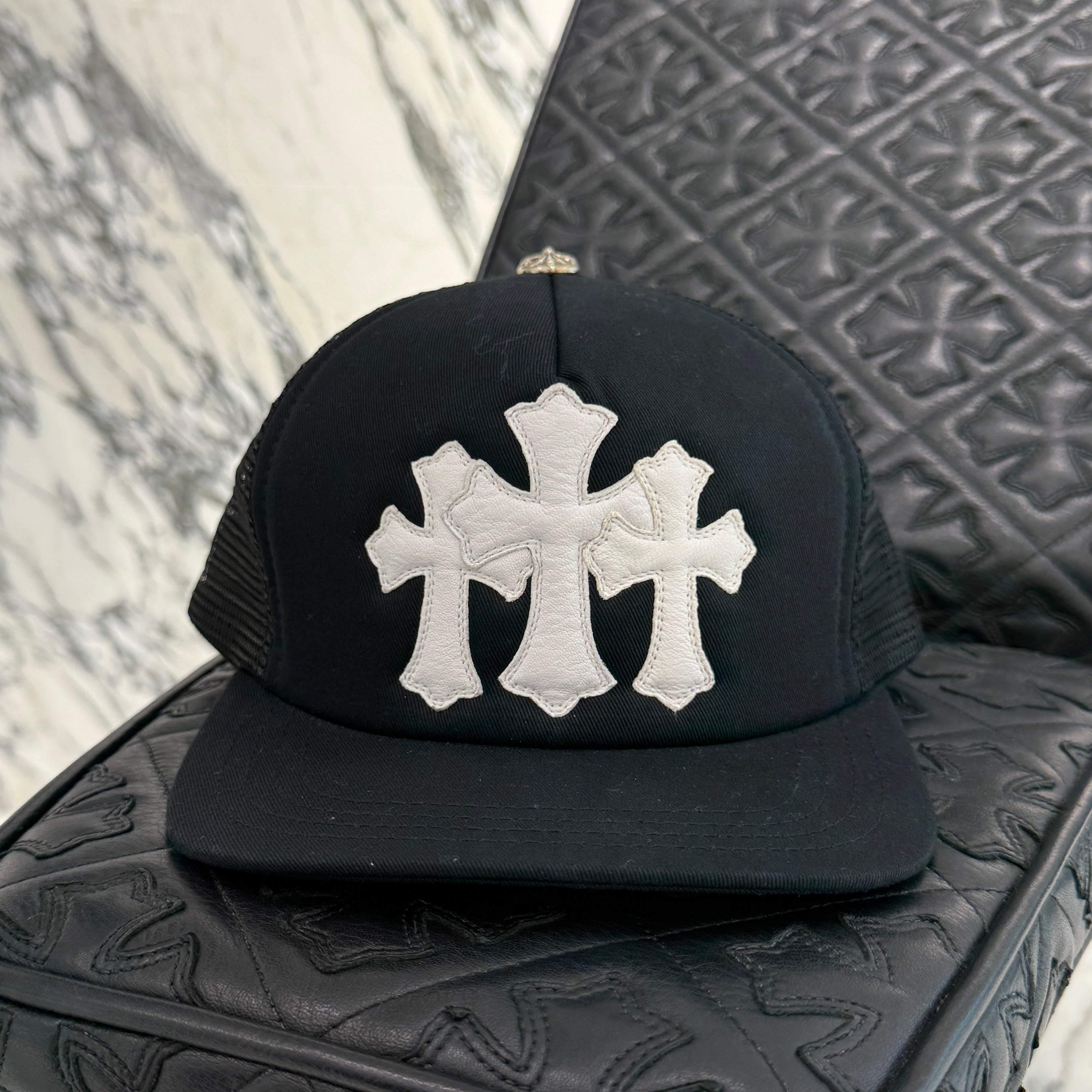 CHROME HEARTS Triple Cross Patch Trucker Cap ONE SIZE（53-60）クロムハーツ トリプルクロスパッチ トラッカーキャップ ONE SIZE（53-60）