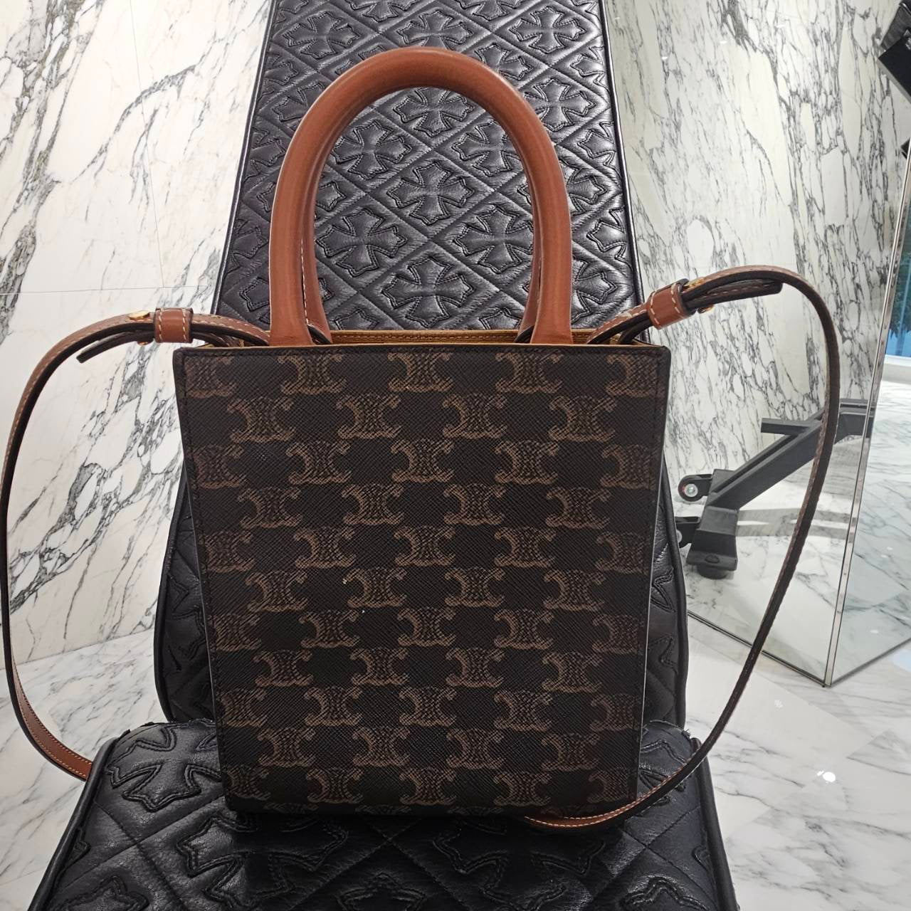 CELINE Mini Vertical Triomphe Canvas Calfskin Shoulder Bag 194372BZK.04LU セリーヌ ミニヴァーティカル トリオンフ キャンバス カーフスキン ショルダーバッグ