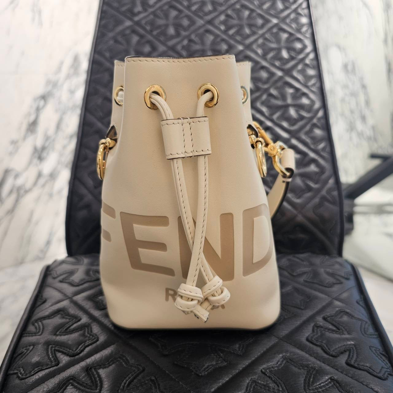 FENDI MON TRESOR White Leather Shoulder Bag 8BS010 AC9F0K7E フェンディ モン トレゾール ホワイトレザー ショルダーバッグ