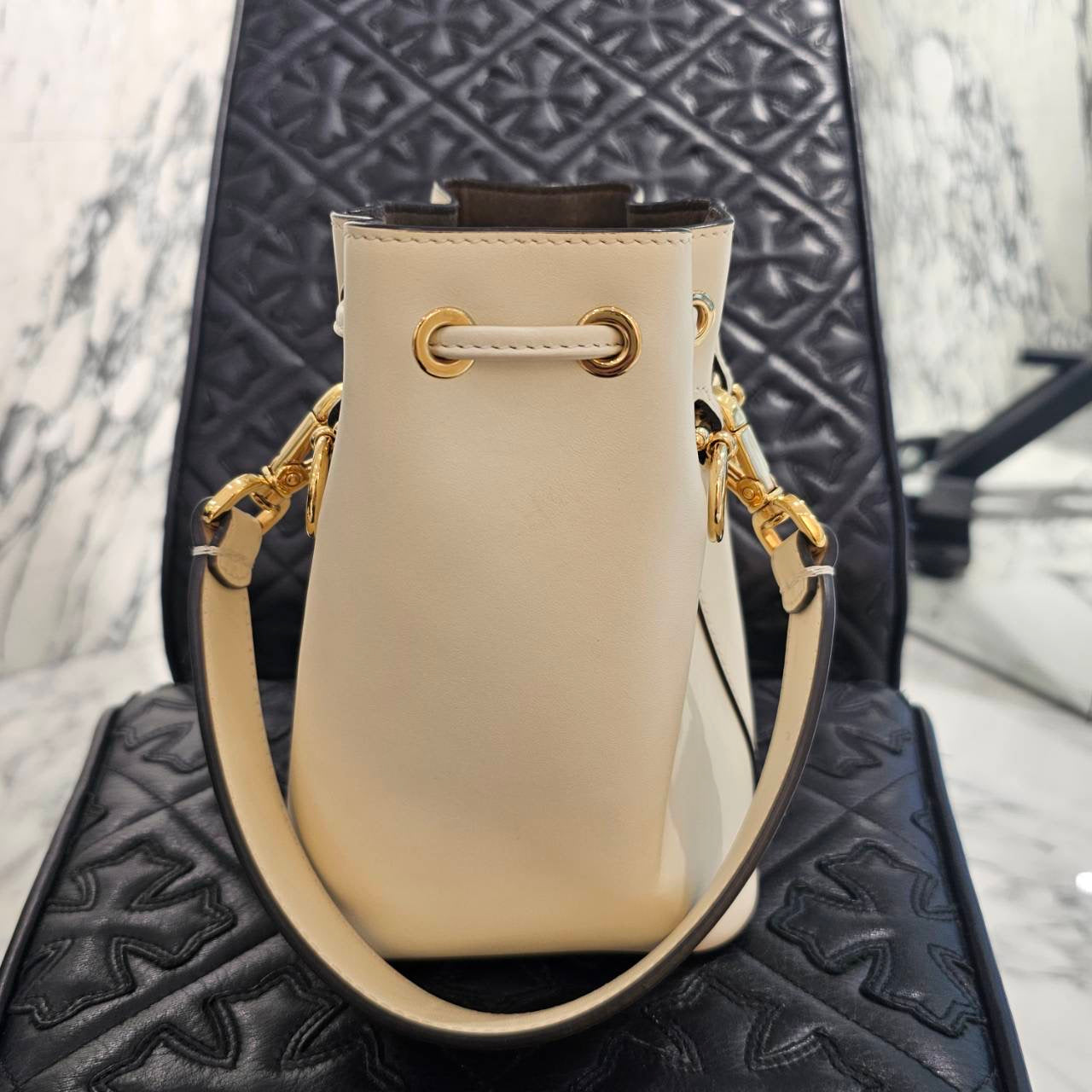 FENDI MON TRESOR White Leather Shoulder Bag 8BS010 AC9F0K7E フェンディ モン トレゾール ホワイトレザー ショルダーバッグ