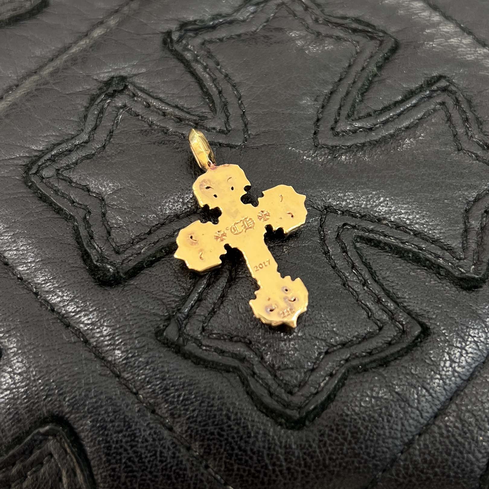 CHROME HEARTS 22K Tiny Filigree Cross Pave Diamond Pendent Top