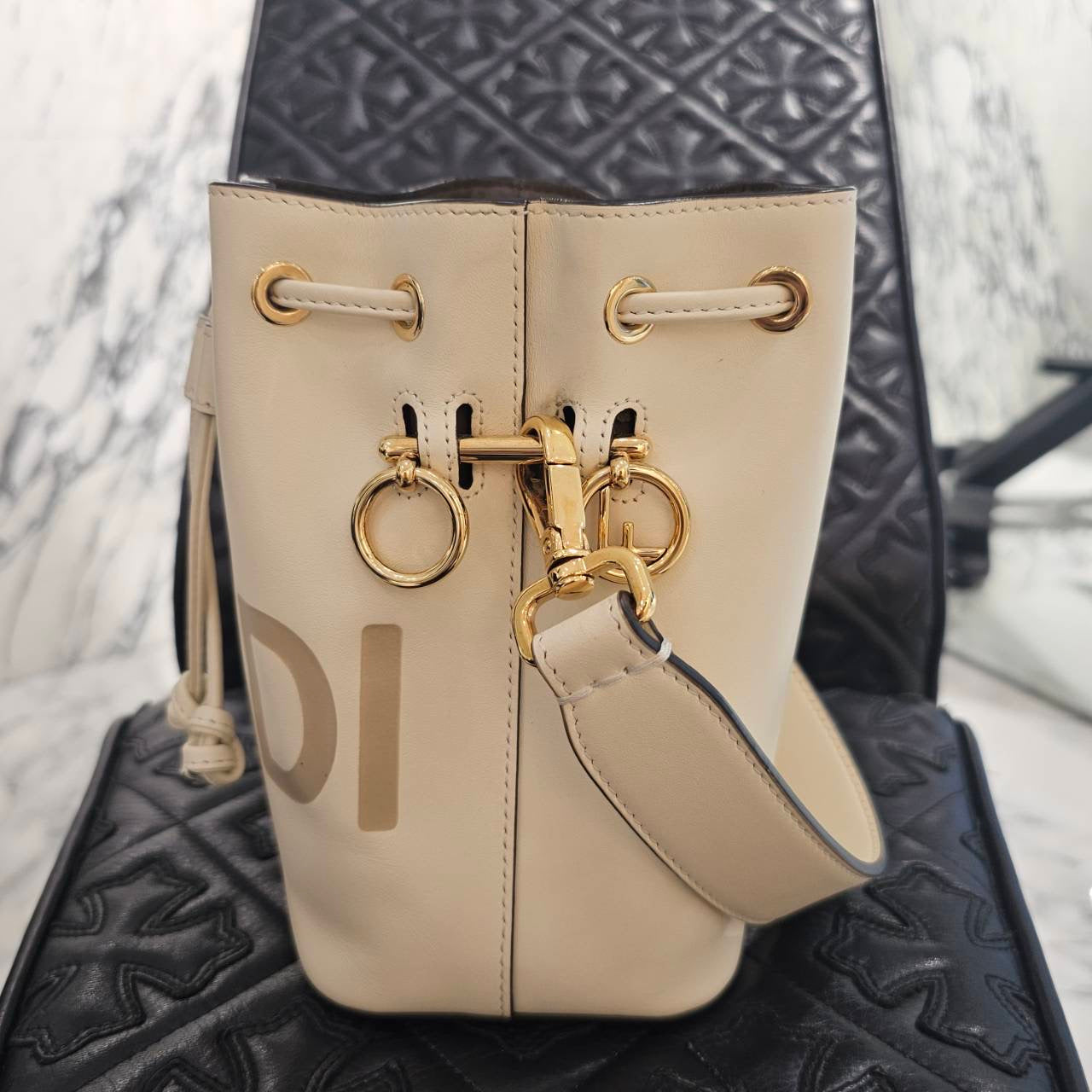 FENDI MON TRESOR White Leather Shoulder Bag 8BS010 AC9F0K7E フェンディ モン トレゾール ホワイトレザー ショルダーバッグ