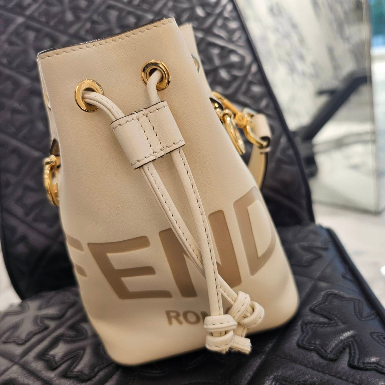 FENDI MON TRESOR White Leather Shoulder Bag 8BS010 AC9F0K7E フェンディ モン トレゾール ホワイトレザー ショルダーバッグ