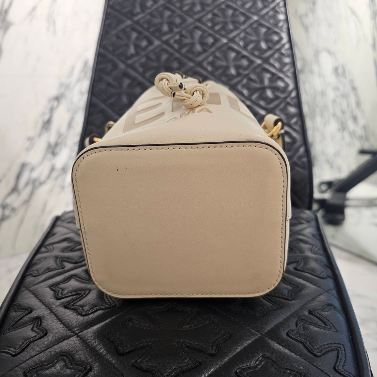 FENDI MON TRESOR White Leather Shoulder Bag 8BS010 AC9F0K7E フェンディ モン トレゾール ホワイトレザー ショルダーバッグ