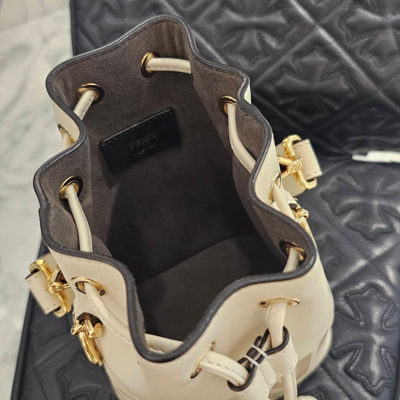 FENDI MON TRESOR White Leather Shoulder Bag 8BS010 AC9F0K7E フェンディ モン トレゾール ホワイトレザー ショルダーバッグ