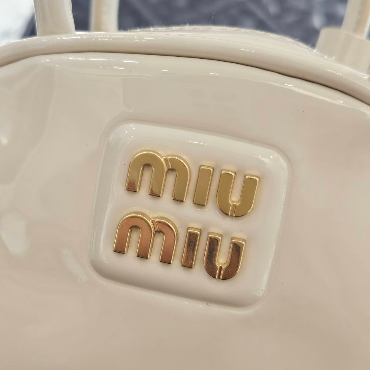 MIU MIU 2024SS Patent Leather Top Handle 2Way Shoulder Bag 5BP085_069-V_OOO ミュウミュウ パテントレザー トップハンドル 2ウェイ ショルダーバッグ