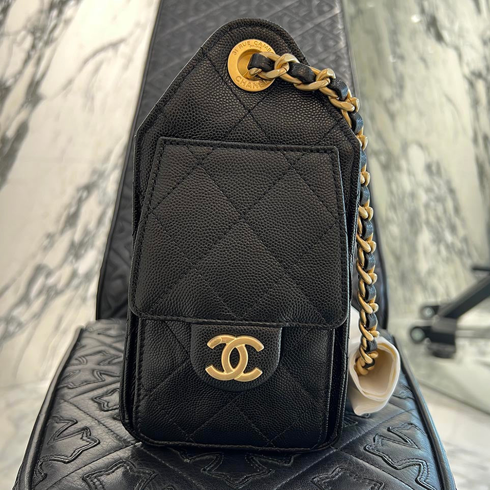 超美品☆CHANEL☆ケース キルティング☆クラシック☆キャビアスキン☆ CHANEL Caviar Skin Leather Quilted Chanel 25 Mini Handbag AS5631