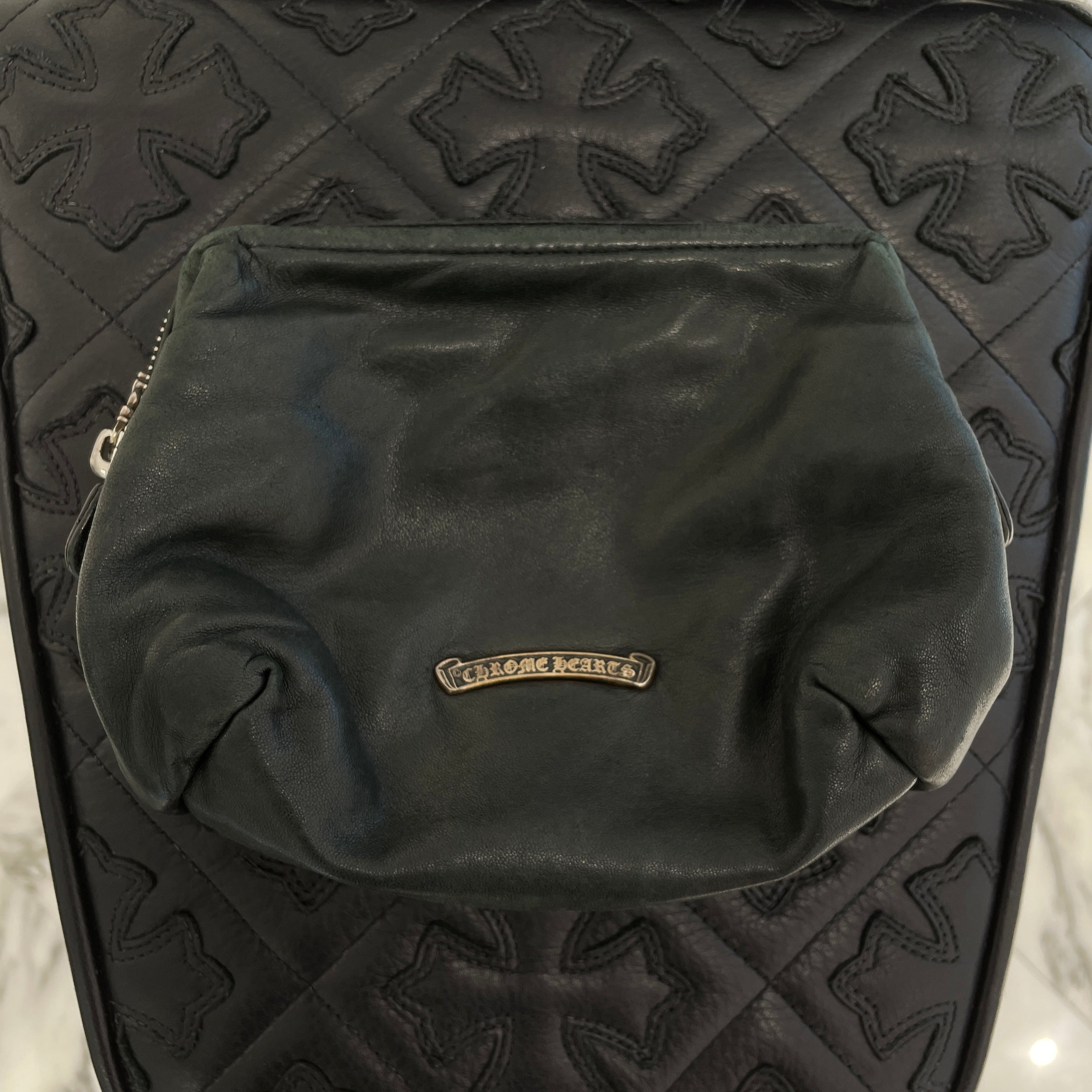 CHROME HEARTS Oval Cross Leather Patch Soft Leather Round Zip Poach クロムハーツ オーバルクロスレザーパッチ ソフトレザー ラウンドジップポーチ