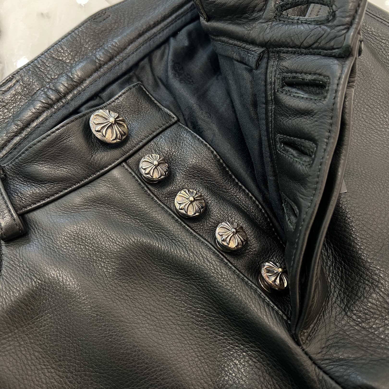 CHROME HEARTS Flare Knee Cross Ball Button Leather Pants Size 30 クロムハーツ フレアニー クロスボールボタン レザーパンツ サイズ30