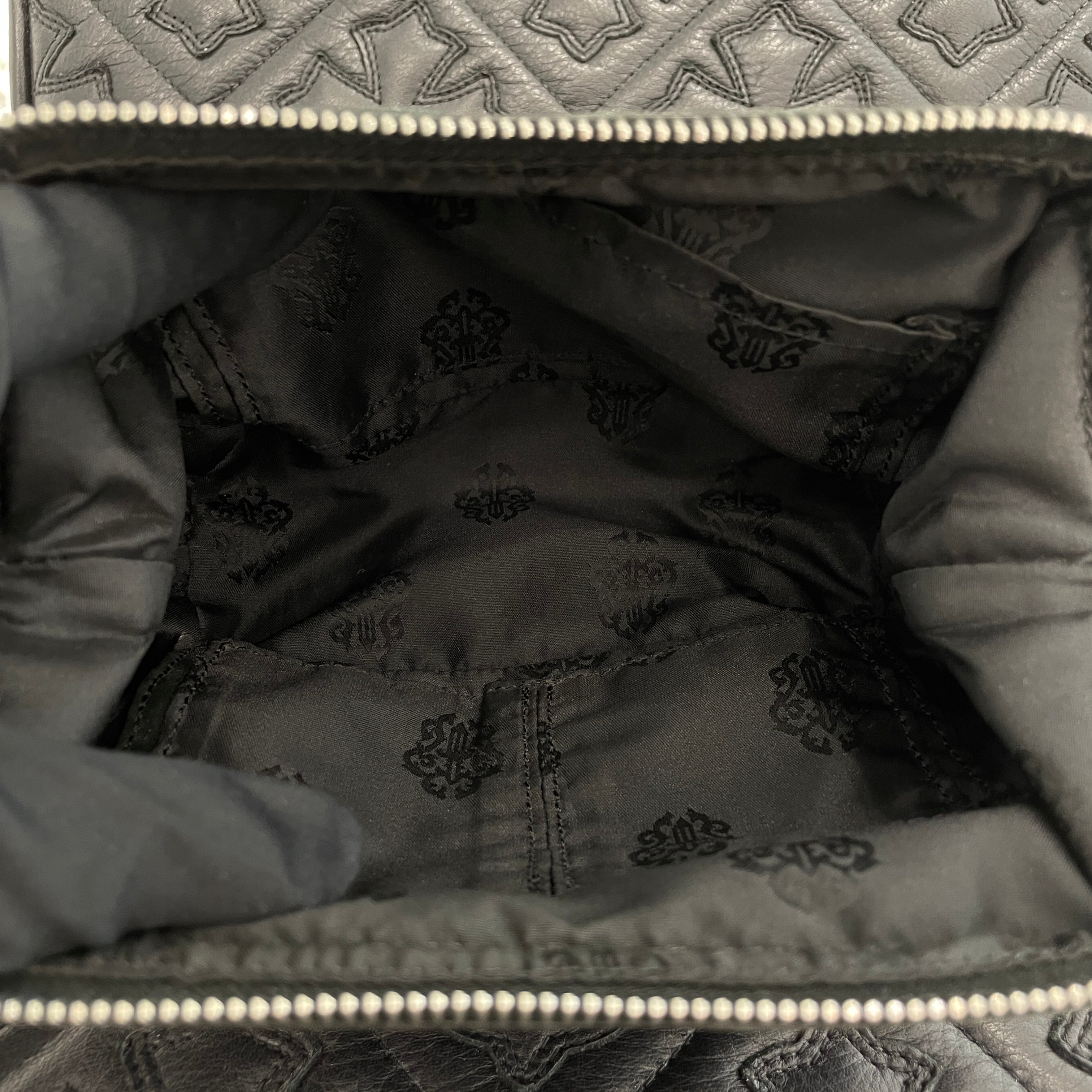 CHROME HEARTS Oval Cross Leather Patch Soft Leather Round Zip Poach クロムハーツ オーバルクロスレザーパッチ ソフトレザー ラウンドジップポーチ