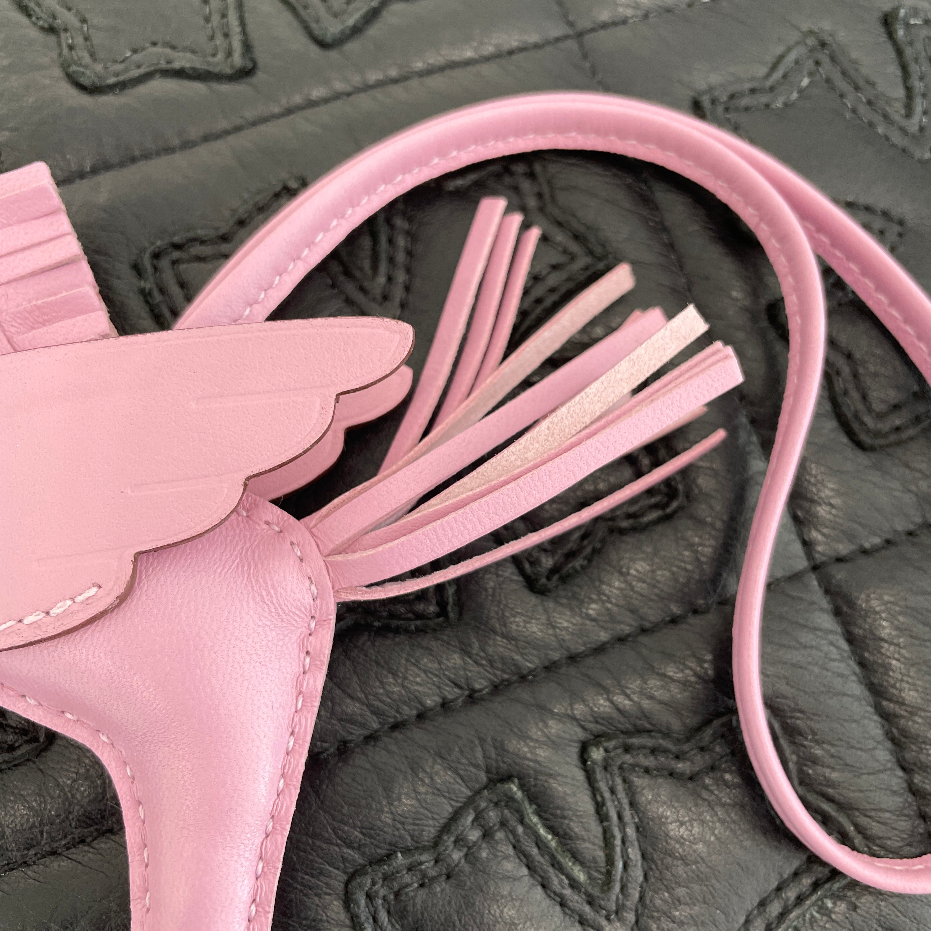 HERMES Rodeo Pegasus PM Charm "Mauve Silvestre" W刻印 エルメス ロデオ ペガサス PM チャーム"モーヴシルベストル" W刻印