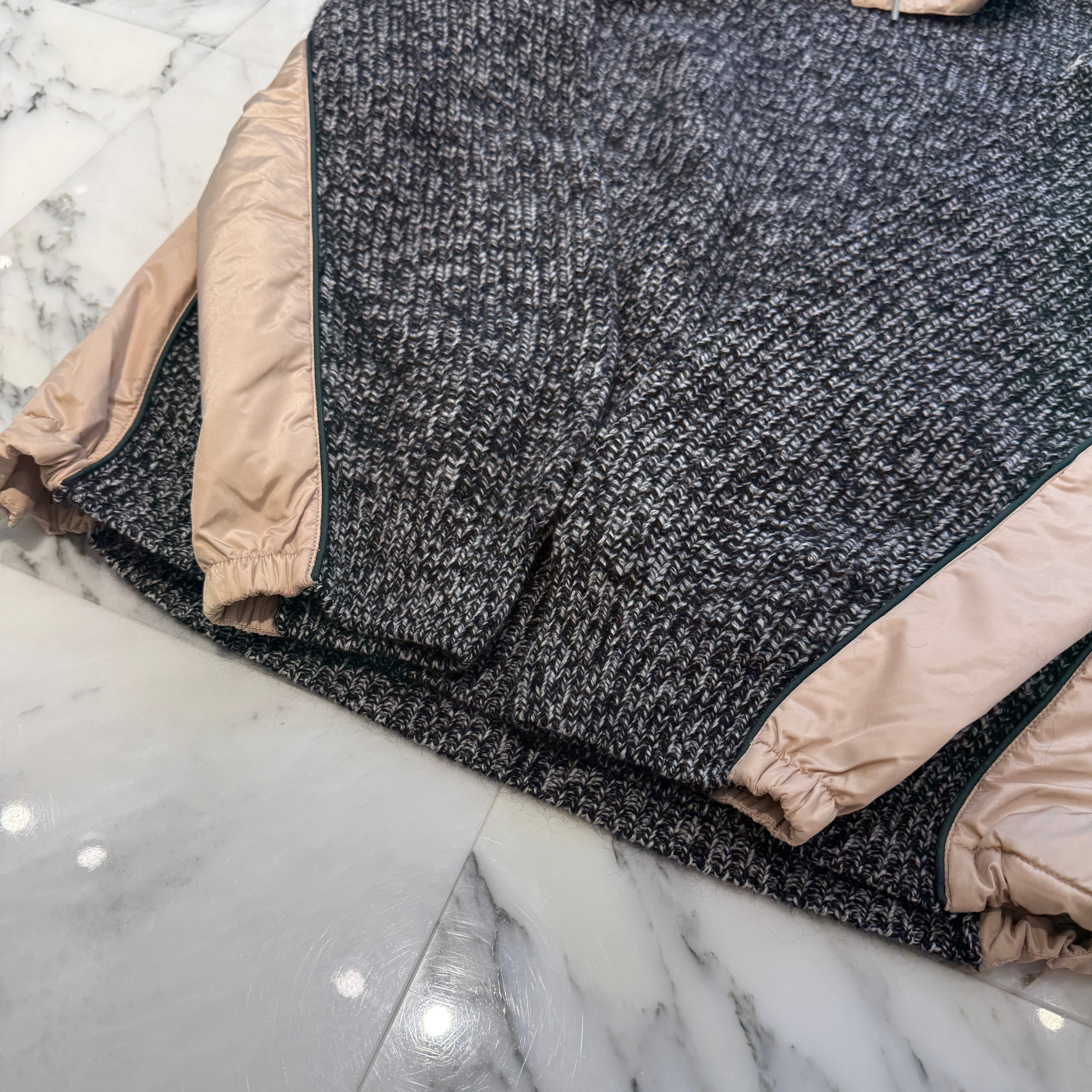 MONCLER GIROCOLLO TRICOT Logo Patch Crew Neck Wool Knit Sweater G20919C00020 M1256 Size XXL モンクレール GIROCOLLO TRICOT ロゴパッチ クルーネック ウールニットセーター サイズXXL