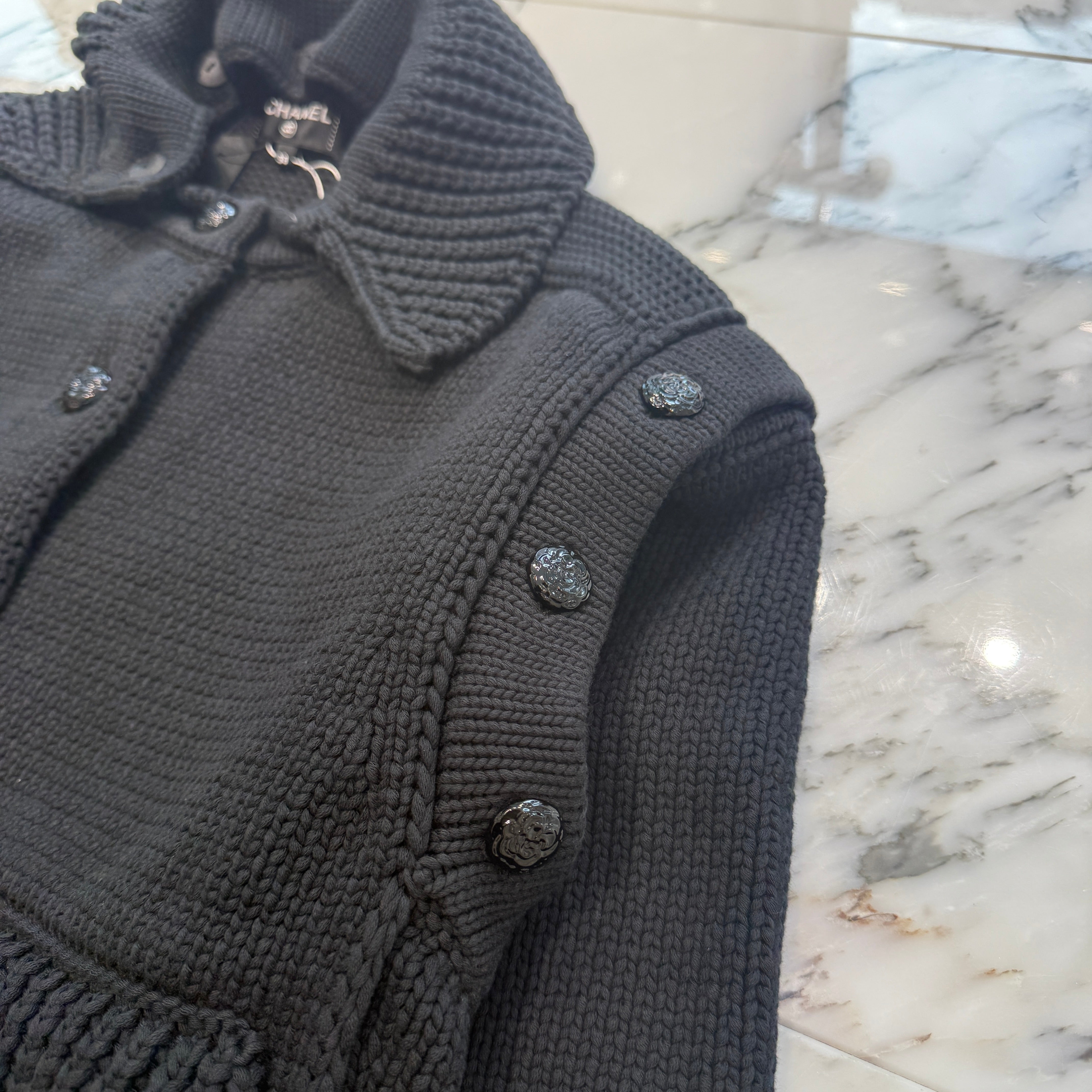 CHANEL 2025AW Camelia Button Knit Jacket P79984K11530 Size 38 シャネル カメリアボタン ニットジャケット サイズ38