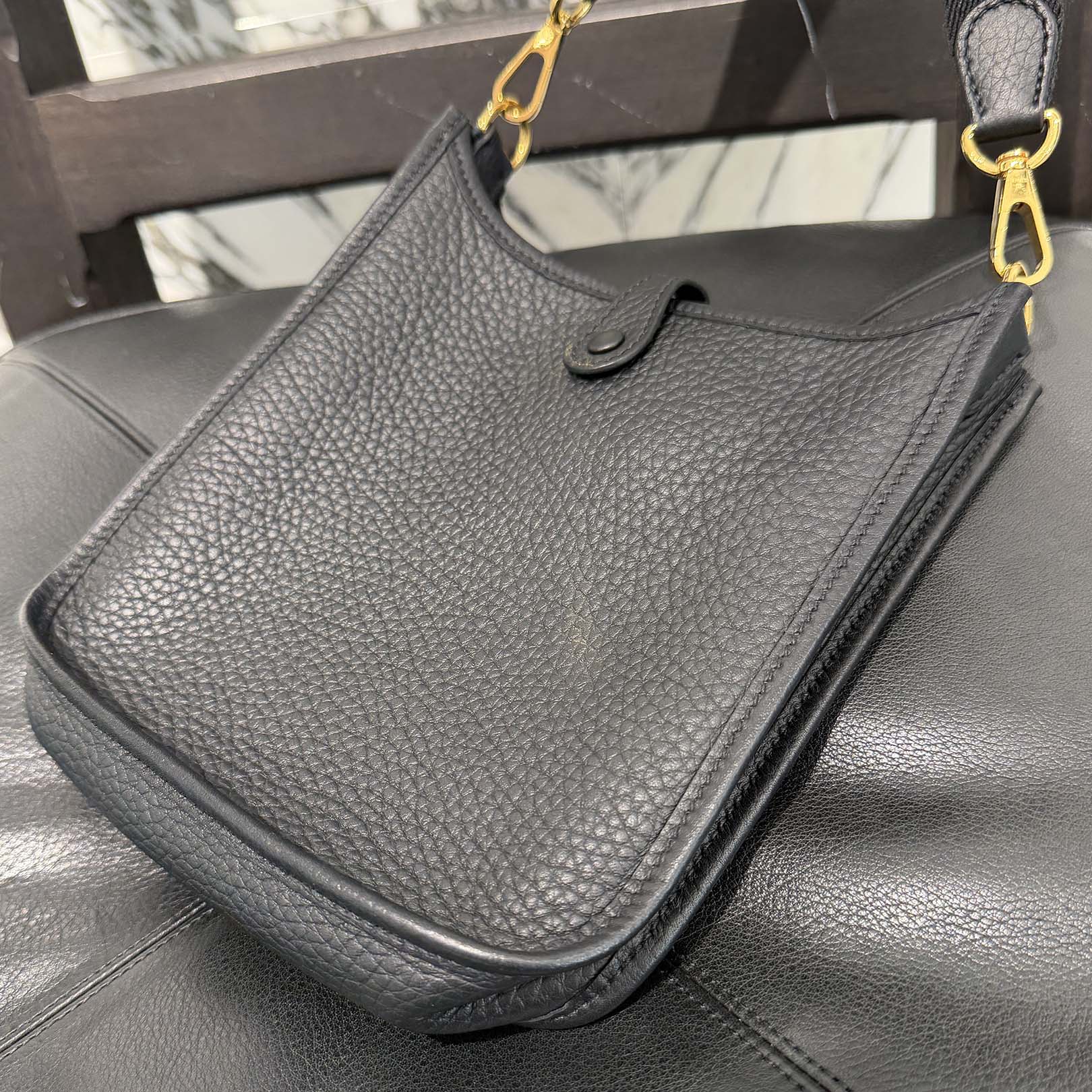 HERMES Evelyn Amazon TPM "Noir" K刻印 エルメス エブリン アマゾン TPM "ノワール" レザーショルダーバッグ K刻印