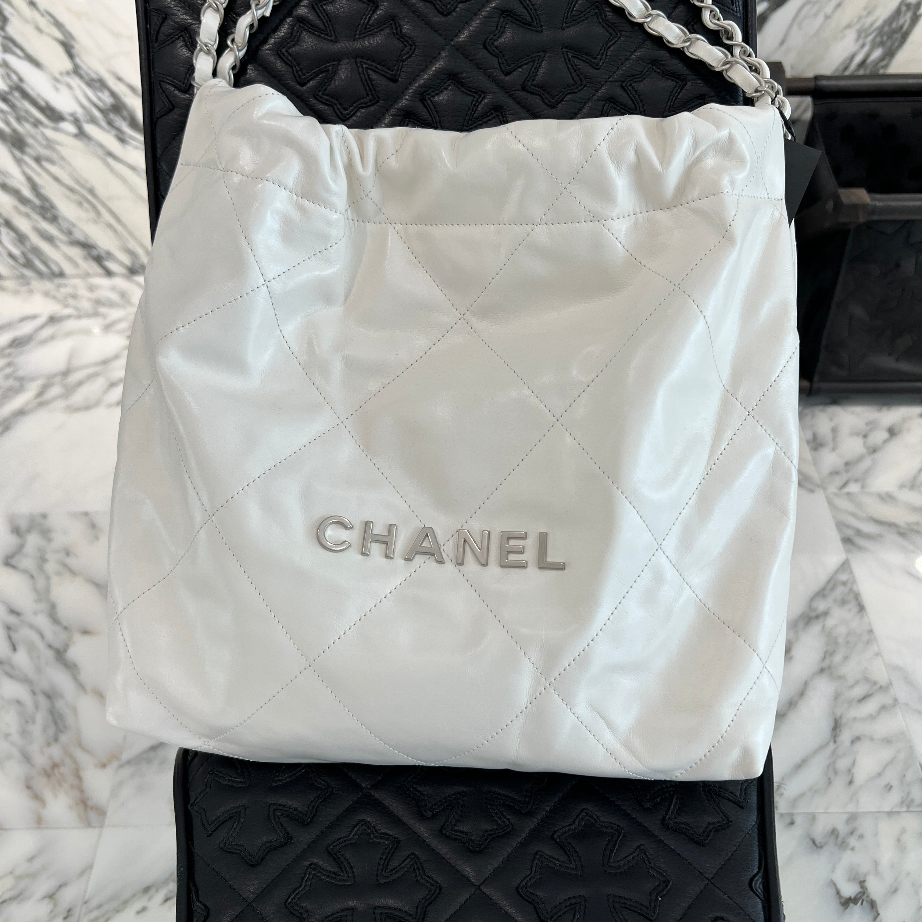 CHANEL 22 Small Shiny Calf Leather Chain Shoulder Bag シャネル 22 スモール シャイニーカーフスキン チェーン ショルダーバッグ