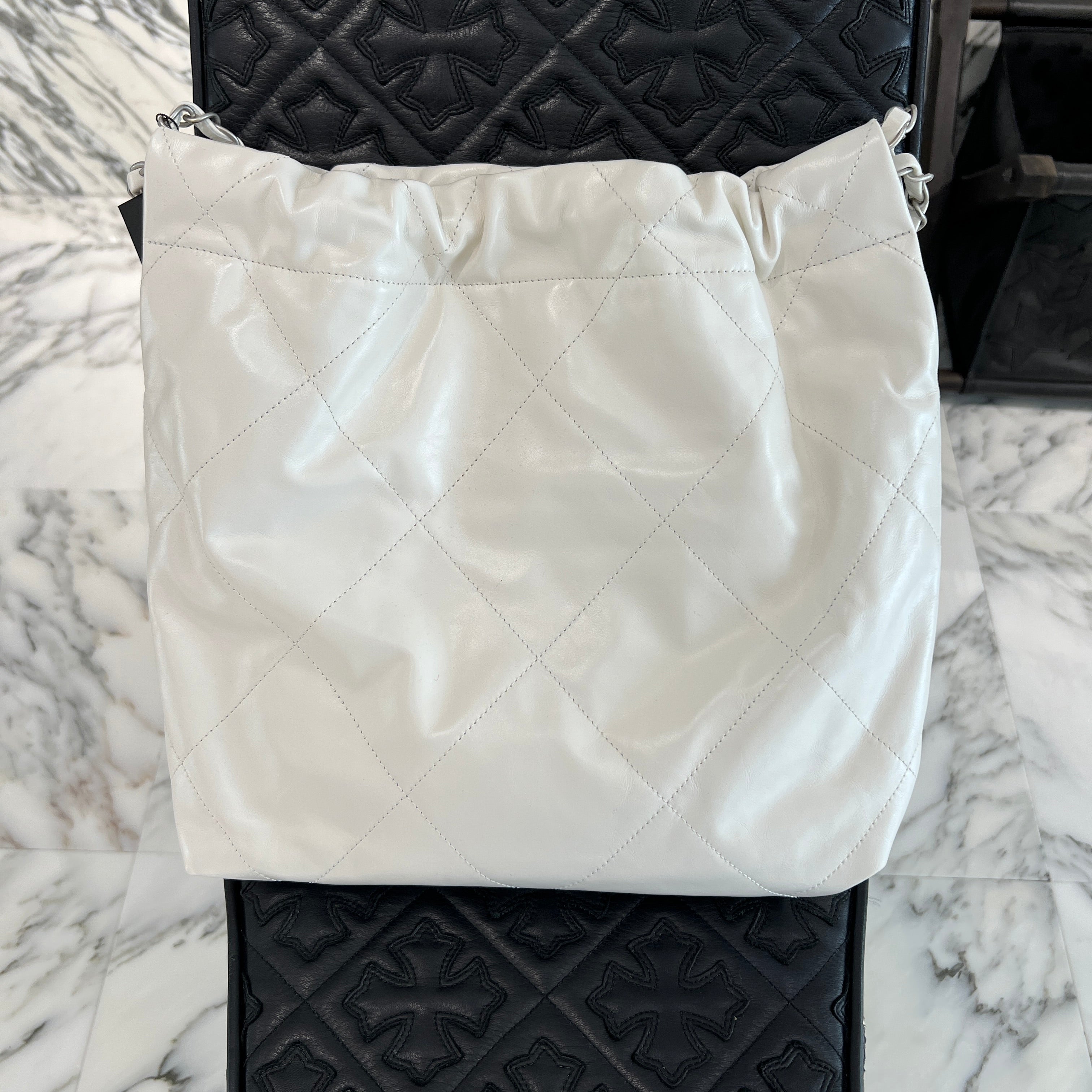 CHANEL 22 Small Shiny Calf Leather Chain Shoulder Bag シャネル 22 スモール シャイニーカーフスキン チェーン ショルダーバッグ