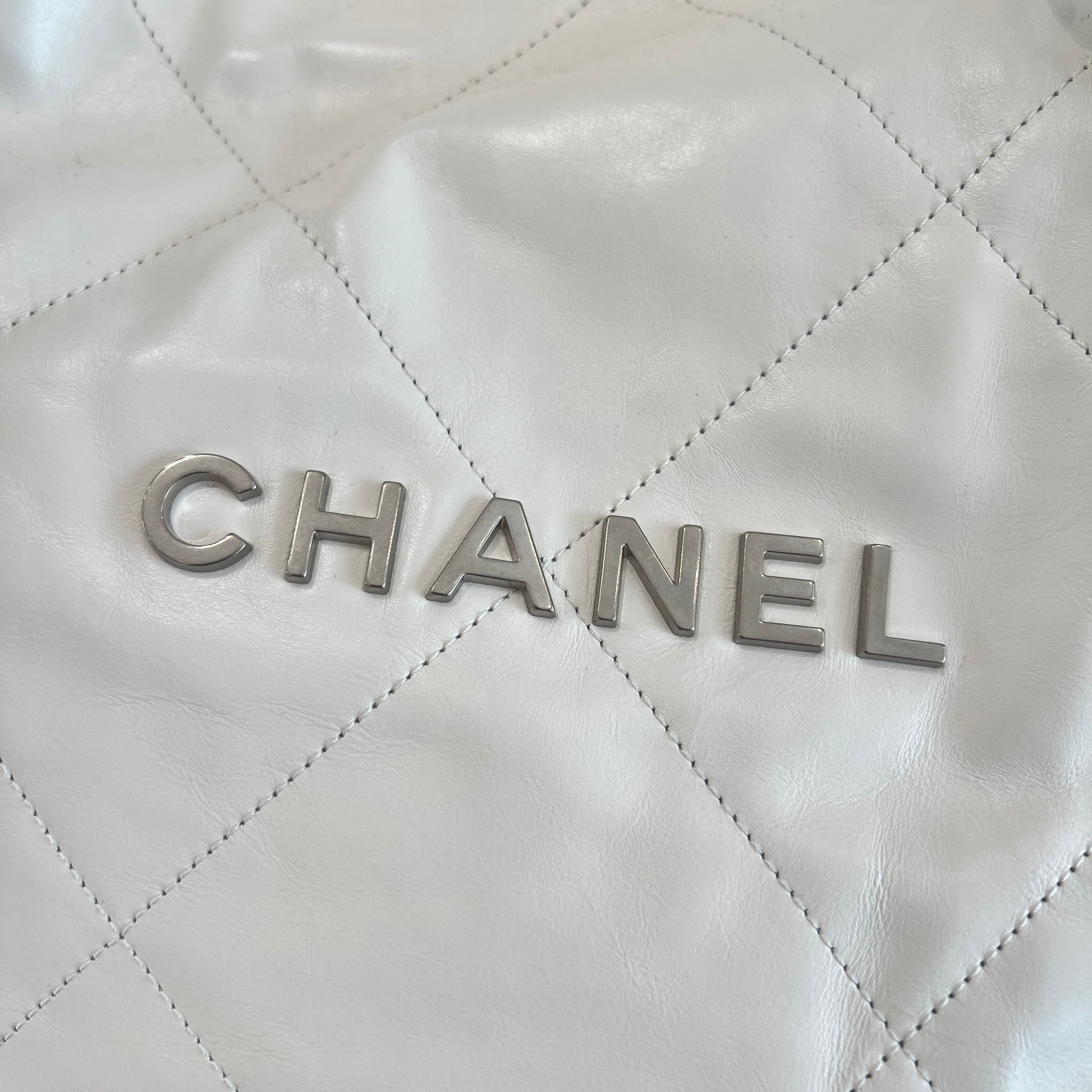 CHANEL 22 Small Shiny Calf Leather Chain Shoulder Bag シャネル 22 スモール シャイニーカーフスキン チェーン ショルダーバッグ