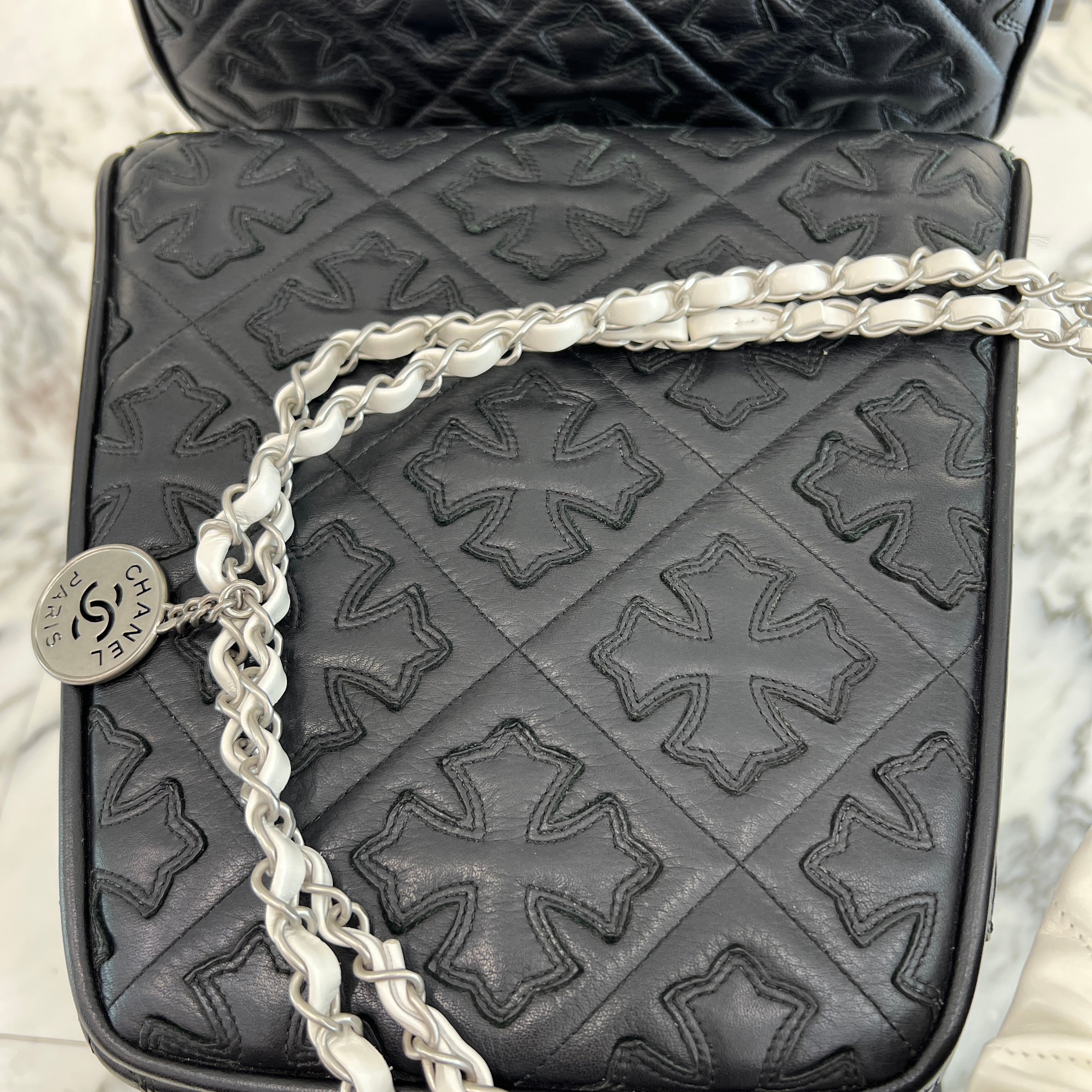CHANEL 22 Small Shiny Calf Leather Chain Shoulder Bag シャネル 22 スモール シャイニーカーフスキン チェーン ショルダーバッグ