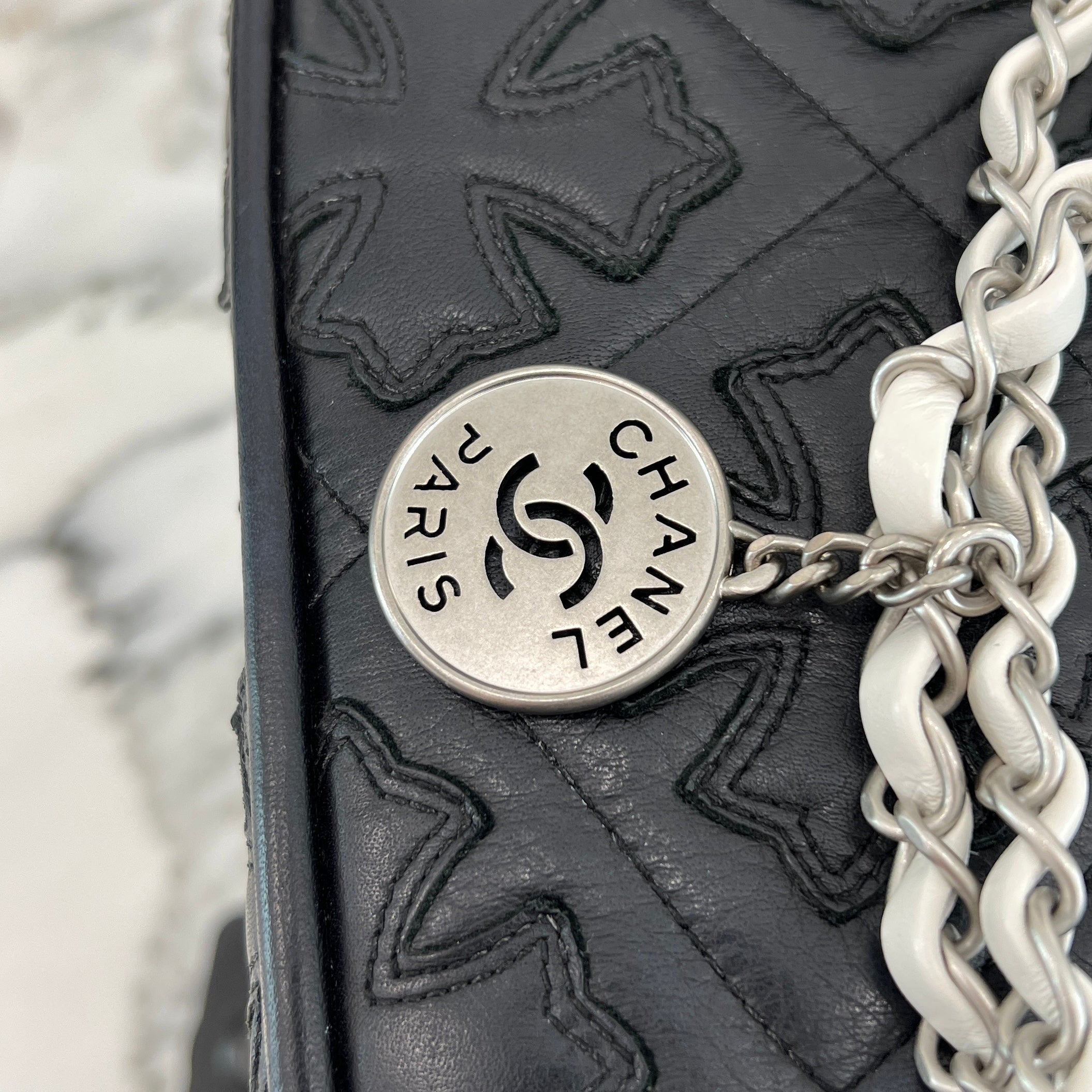 CHANEL 22 Small Shiny Calf Leather Chain Shoulder Bag シャネル 22 スモール シャイニーカーフスキン チェーン ショルダーバッグ