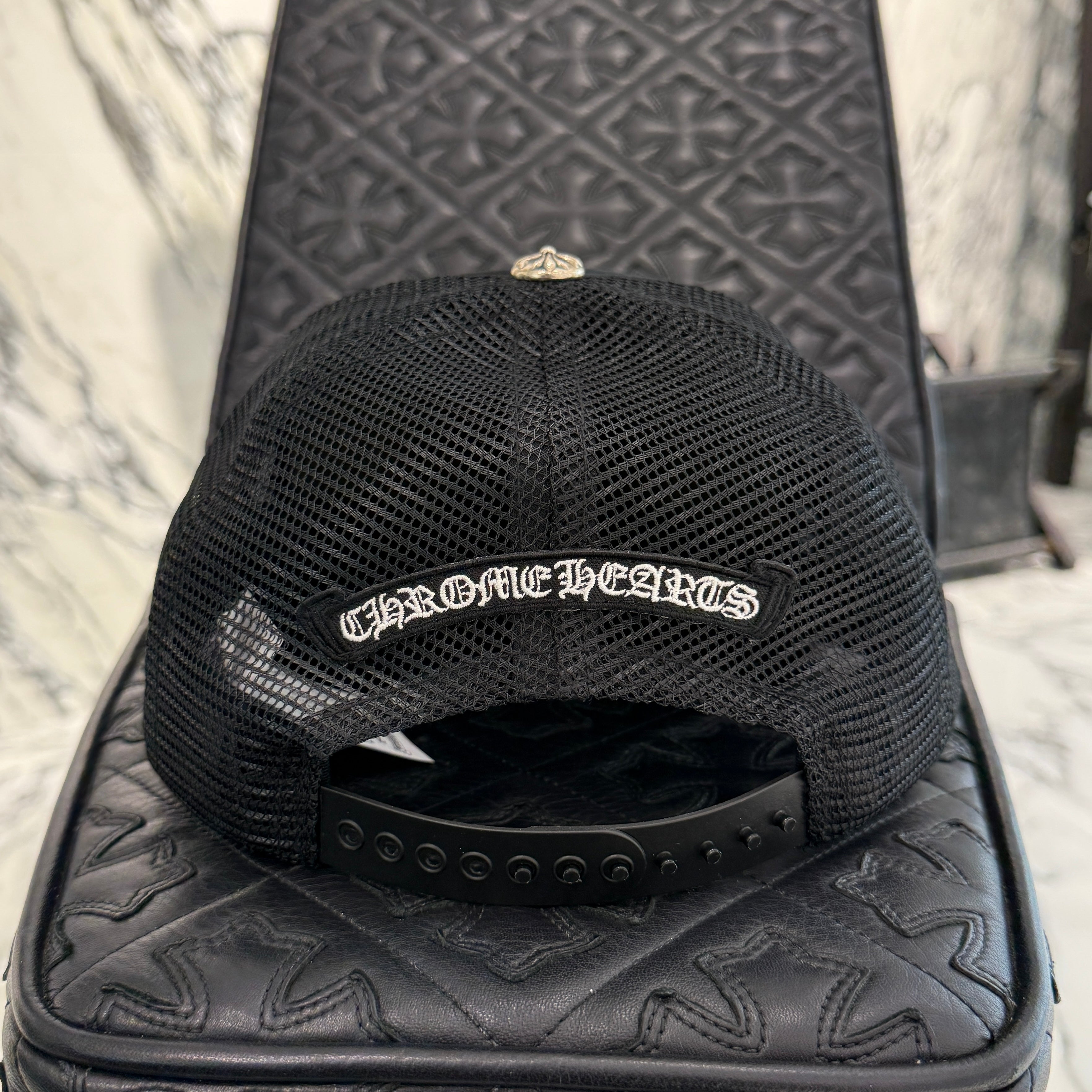 CHROME HEARTS Camouflage Triple Cross Print Trucker Cap ONE SIZE（51-61）クロムハーツ カモフラージュ トリプルクロス プリント トラッカーキャップ ONE SIZE（51-61）