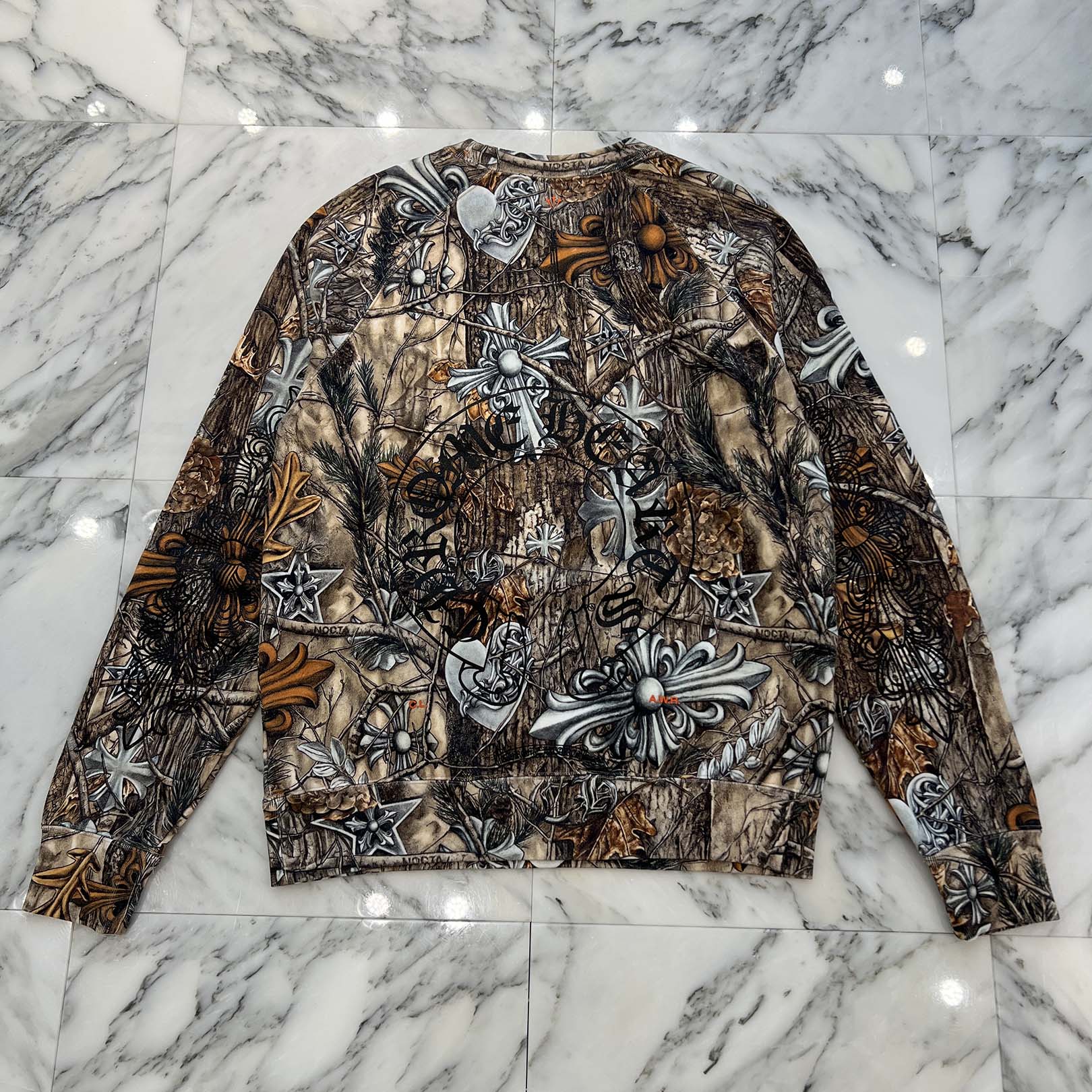 CHROME HEARTS × NIKE × Drake NOCTA 2026SS Camo Neck Logo Crewneck Sweatshirt Size M クロムハーツ×ナイキ×ドレイク ノクタ カモネックロゴクルーネックスウェットシャツ サイズM