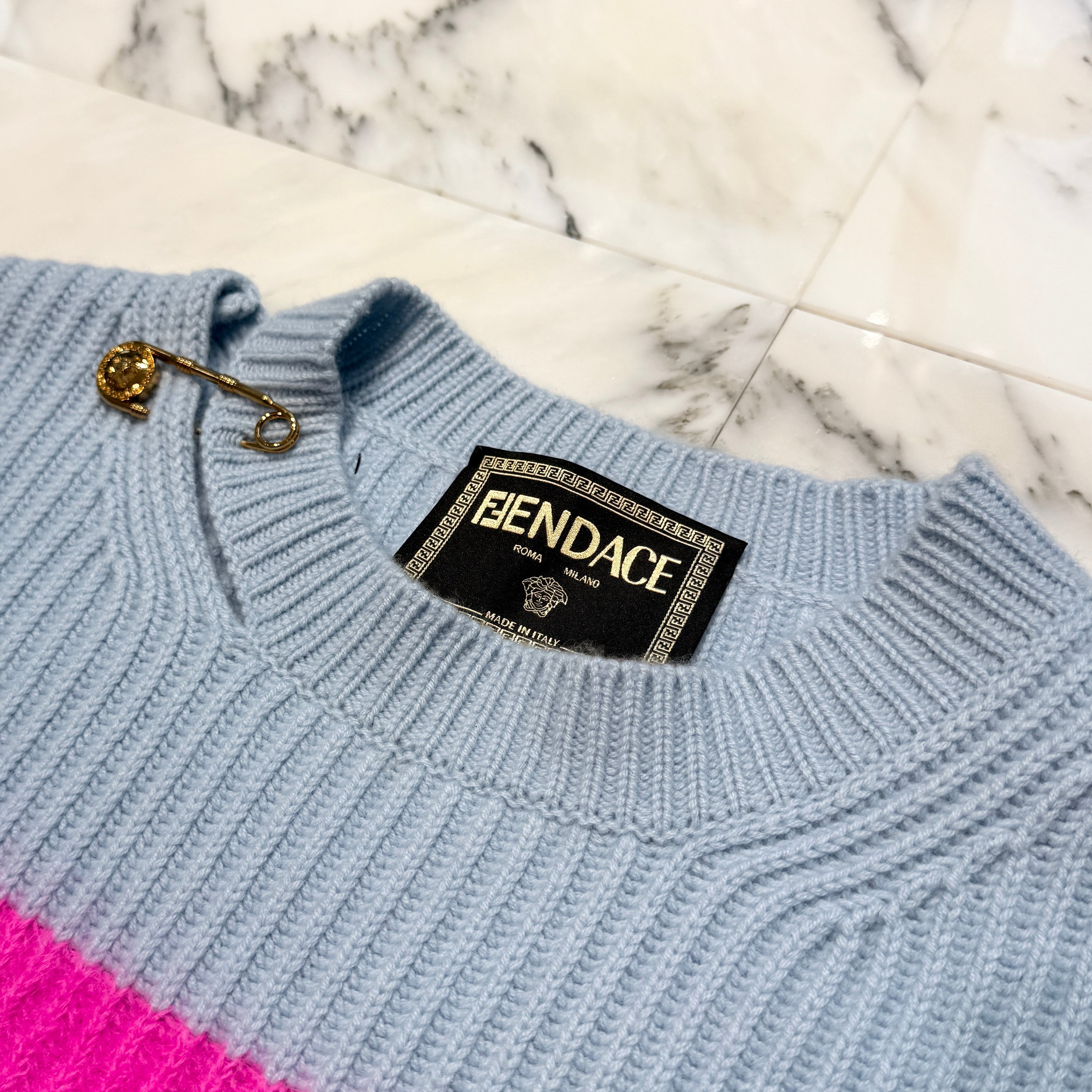 FENDI × VERSACE 2022SS FENDACE Cut Out Cashmere Knit Sweater 1005553 1A03302 Size 46 フェンディ × ヴェルサーチェ フェンダーチェ カットアウト カシミヤニットセーター サイズ46