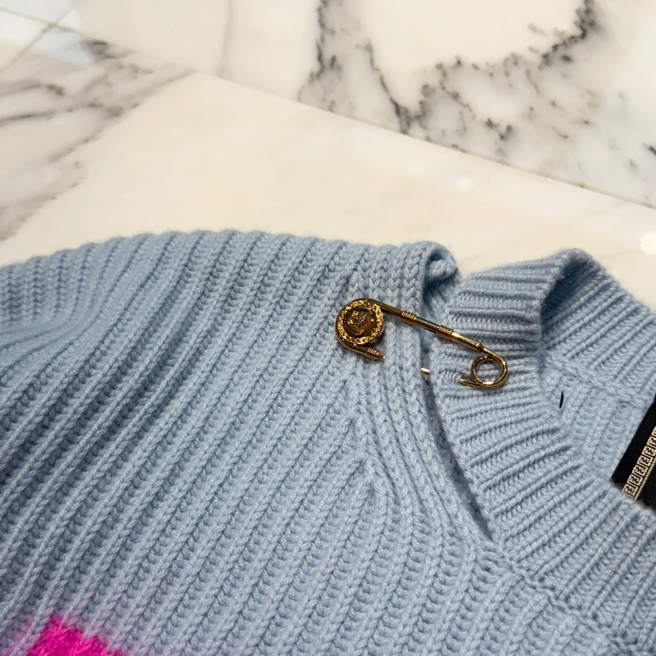 FENDI × VERSACE 2022SS FENDACE Cut Out Cashmere Knit Sweater 1005553 1A03302 Size 46 フェンディ × ヴェルサーチェ フェンダーチェ カットアウト カシミヤニットセーター サイズ46