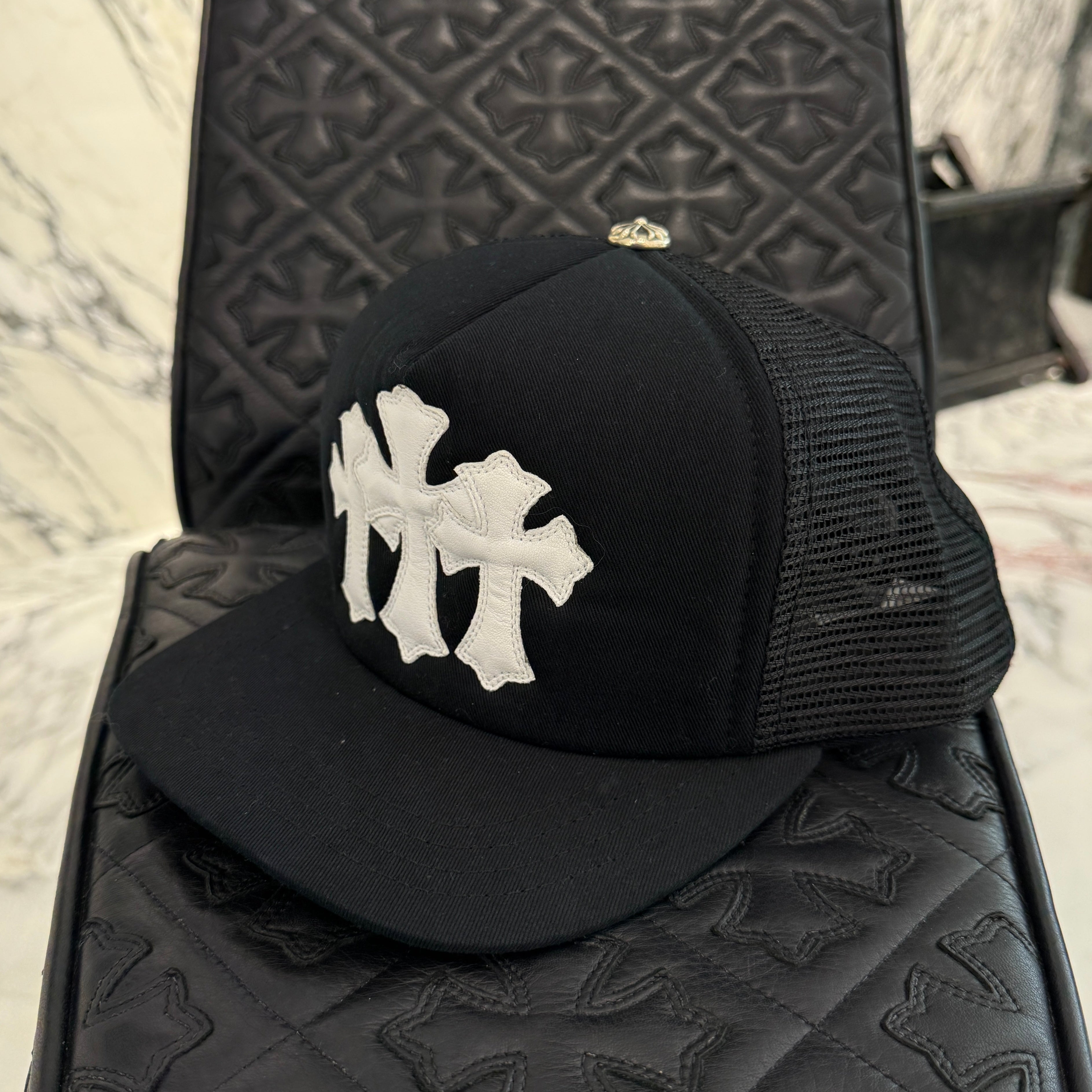 CHROME HEARTS Triple Cross Patch Trucker Cap ONE SIZE（53-60）クロムハーツ トリプルクロスパッチ トラッカーキャップ ONE SIZE（53-60）