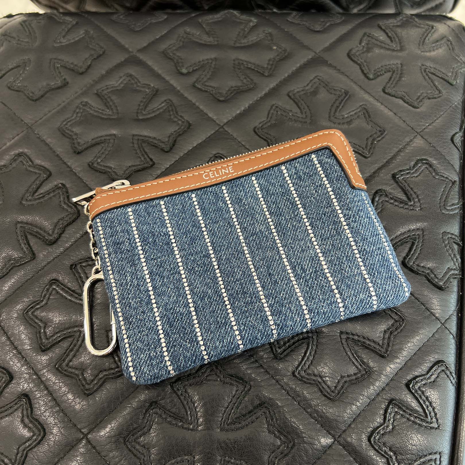 CELINE 2025SS Rhinestone Stripes Denim Coin Case 10C662GEU.07FX セリーヌ ラインストーンストライプ デニムコインケース