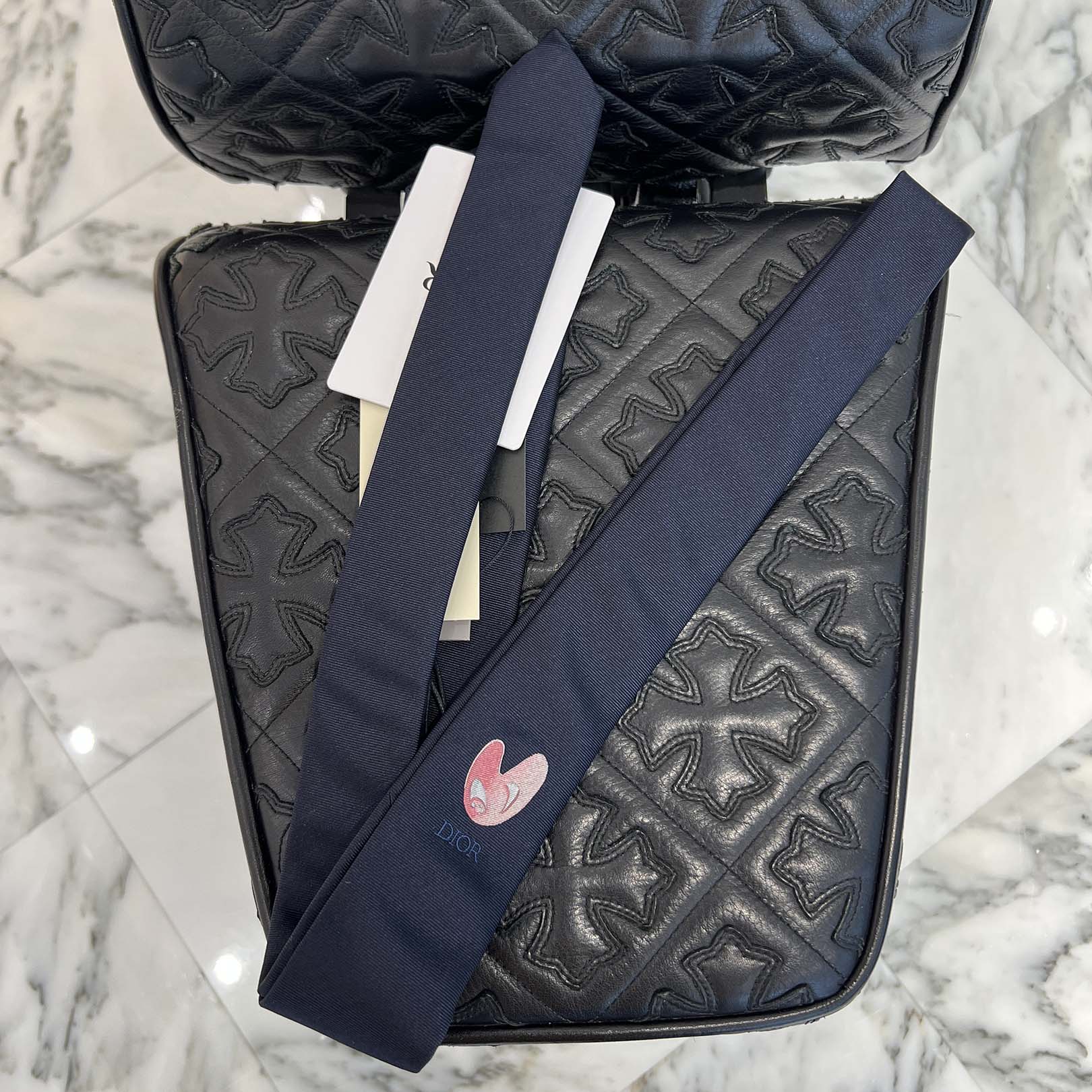 DIOR Heart Embroidered Narrow Tie 14C1047A0574 ディオール ハート刺繍 ナローネクタイ