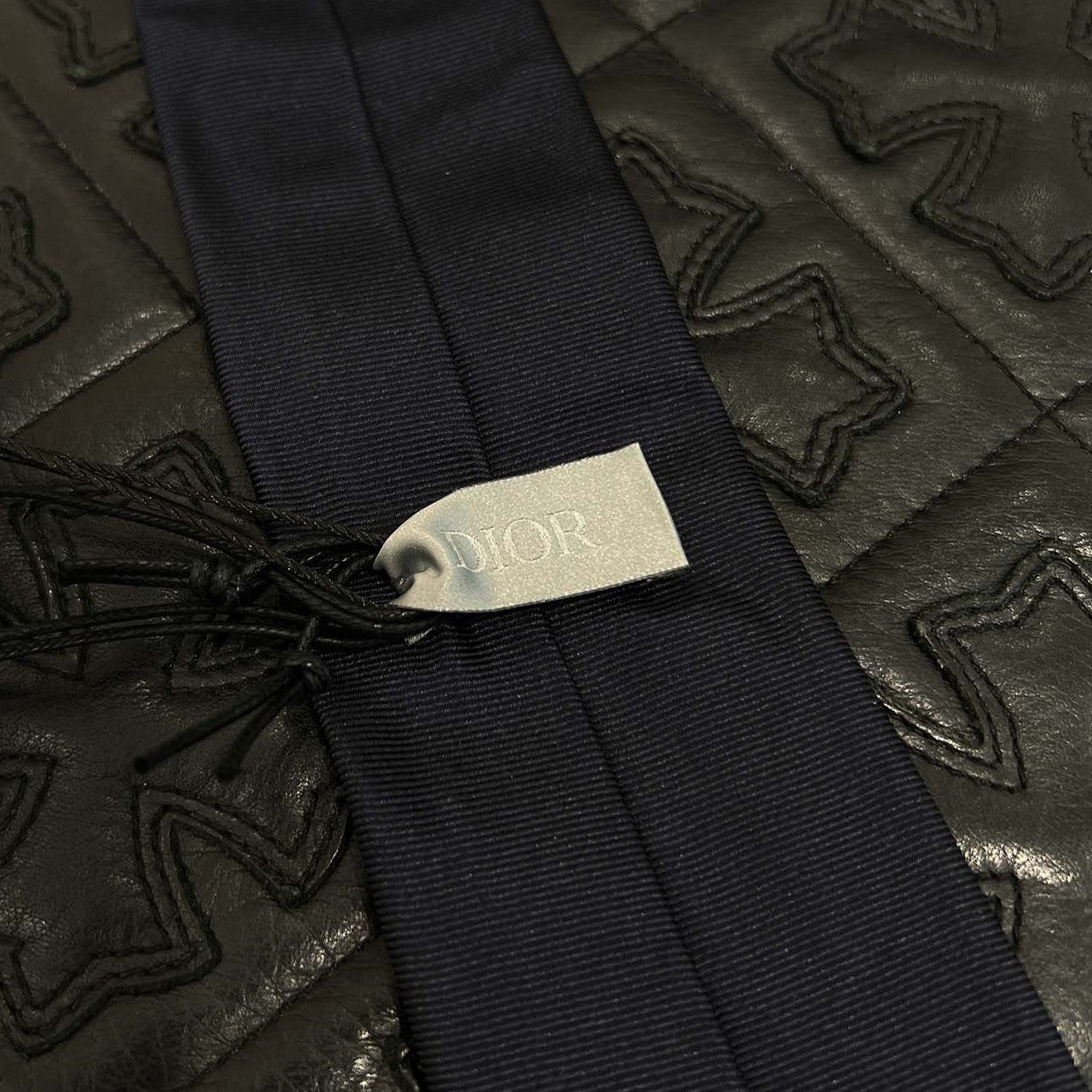 DIOR Heart Embroidered Narrow Tie 14C1047A0574 ディオール ハート刺繍 ナローネクタイ