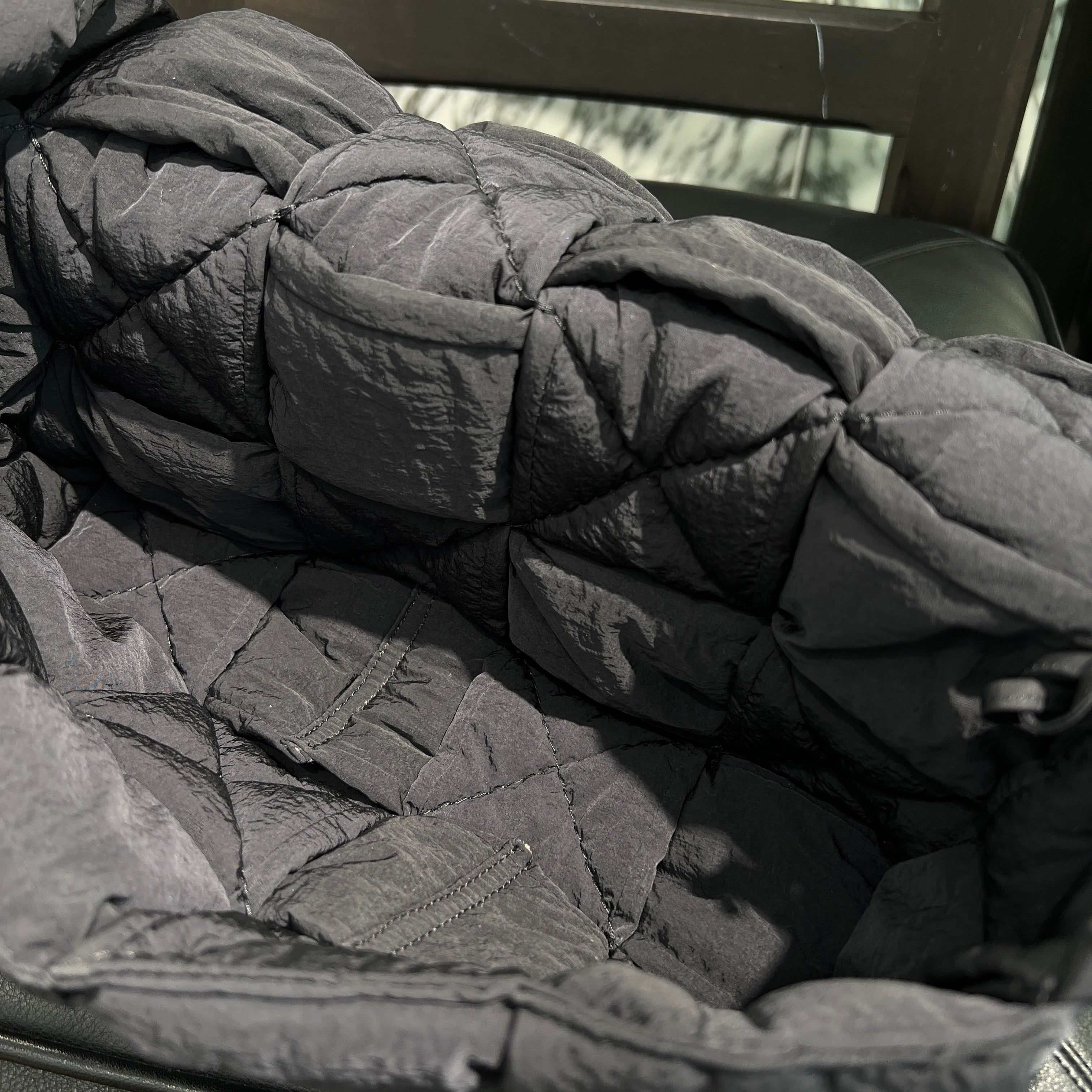 BOTTEGA VENETTA Padded Tech Cassette Crossbody Bag 749878VBO818803 ボッテガ・ヴェネタ パデッド テック カセット クロスボディバッグ