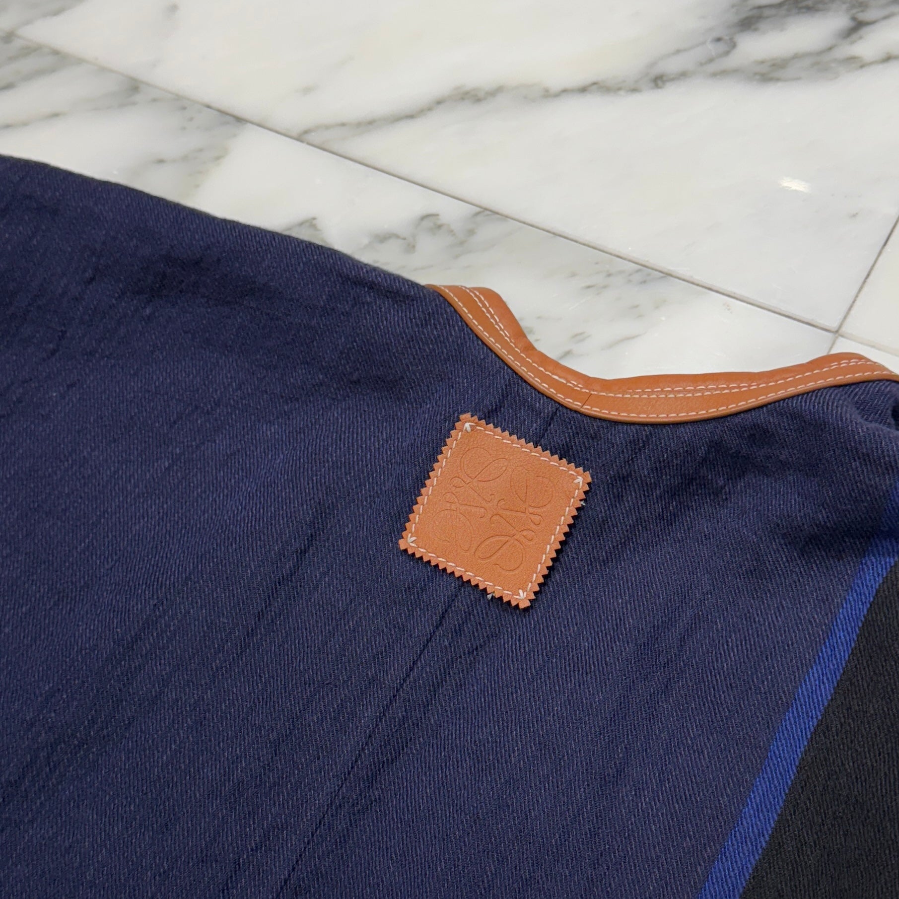 LOEWE Anagram Logo Emboss Leather Patch Stripe Cape S359338XBH Size S ロエベ アナグラムロゴエンボス レザーパッチ ストライプケープ サイズS