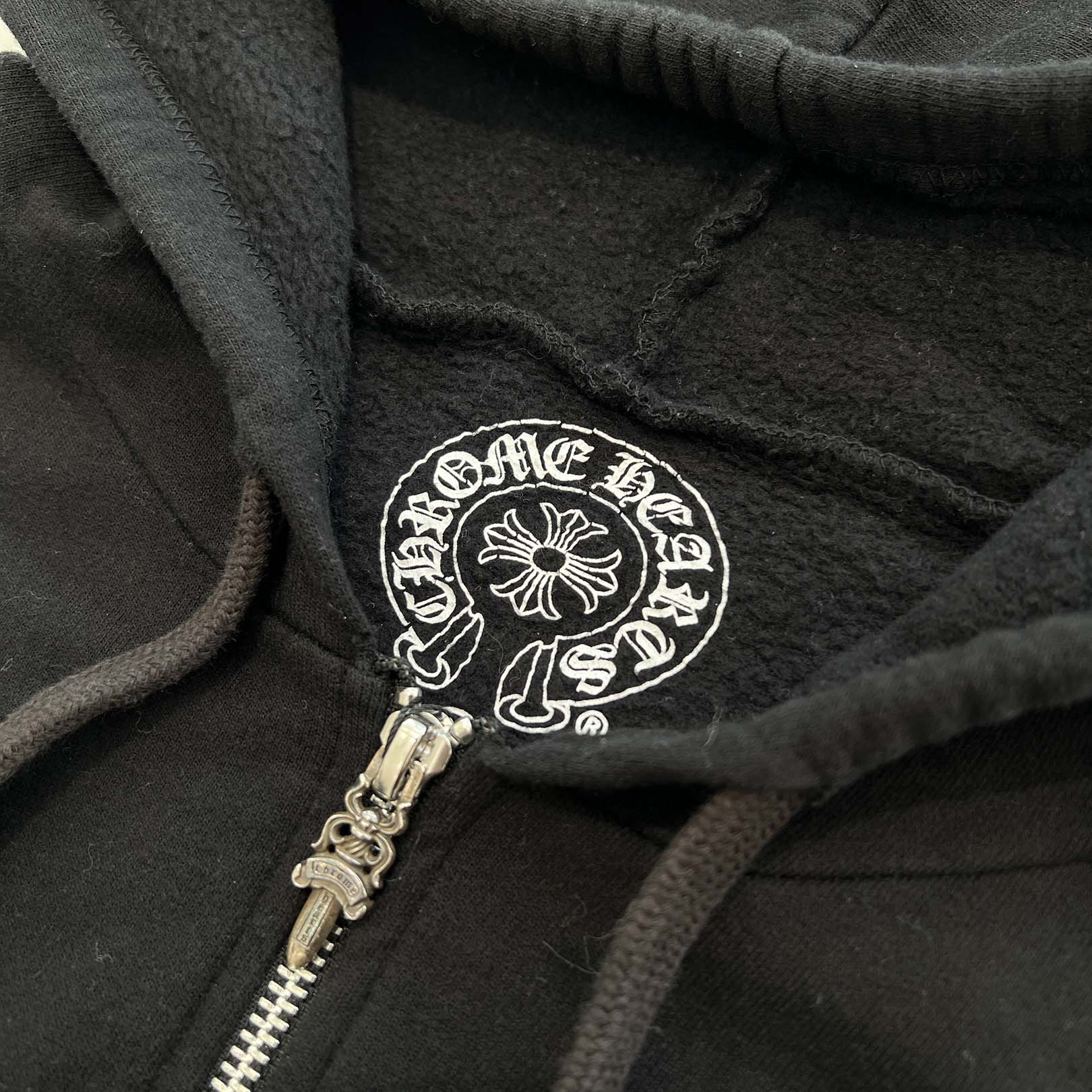 CHROME HEARTS Red Vine Dagger Arm Logo Zip Up Hoodie Size L クロムハーツ レッドヴァインダガー アームロゴ ジップアップ フーディー サイズL
