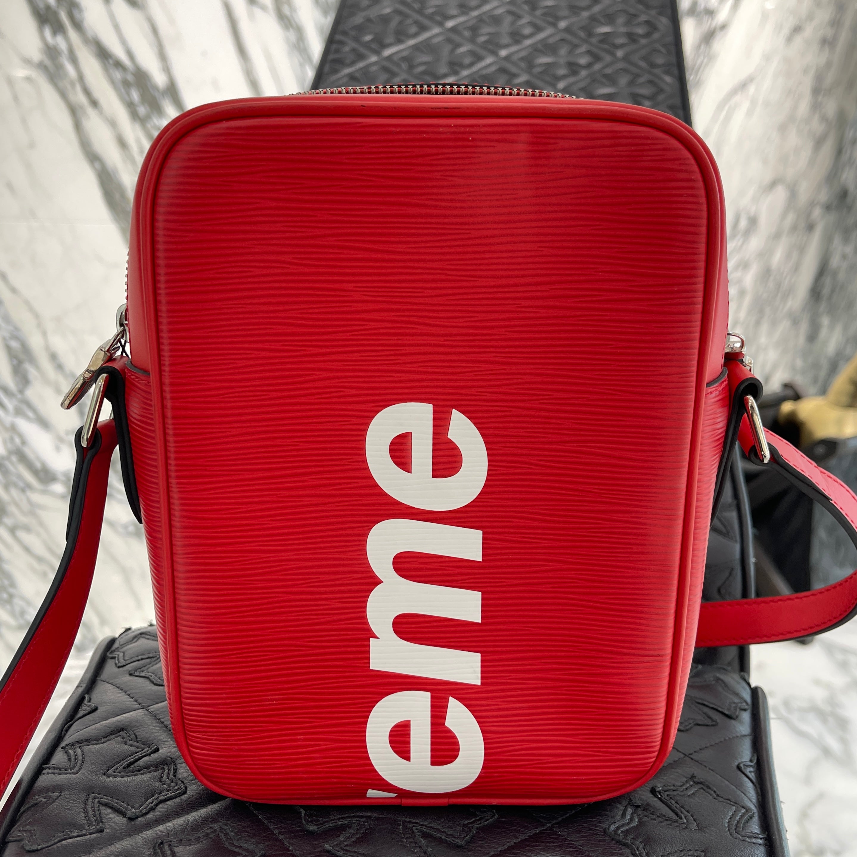 Supreme × LOUIS VUITTON 2017AW Danube Epi PM M53417 シュプリーム × ルイヴィトン ダヌーブ エピ PM ショルダーバッグ