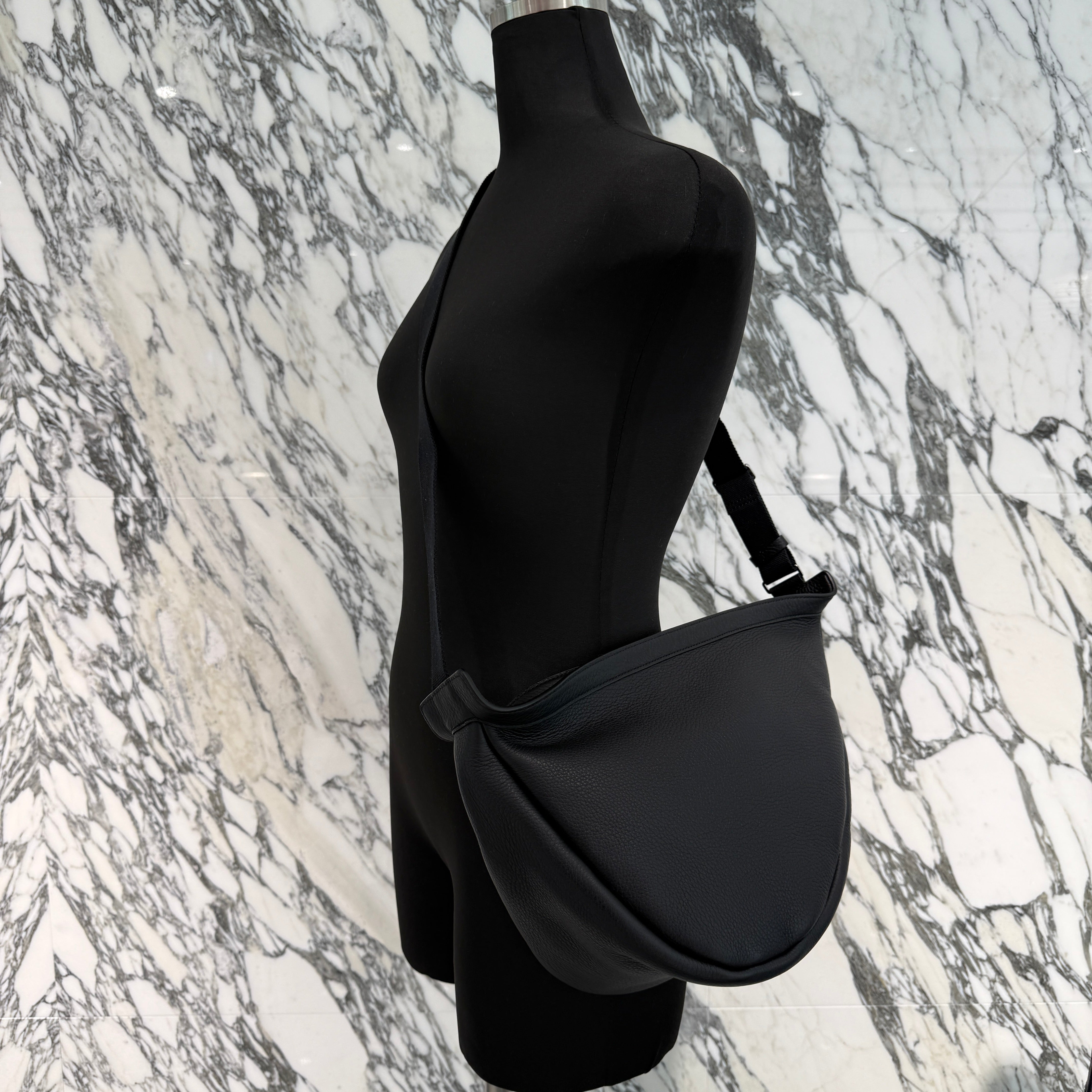 THE ROW Large Slouchy Banana Bag  ザ・ロウ ラージ スラウチーバナナ バッグ