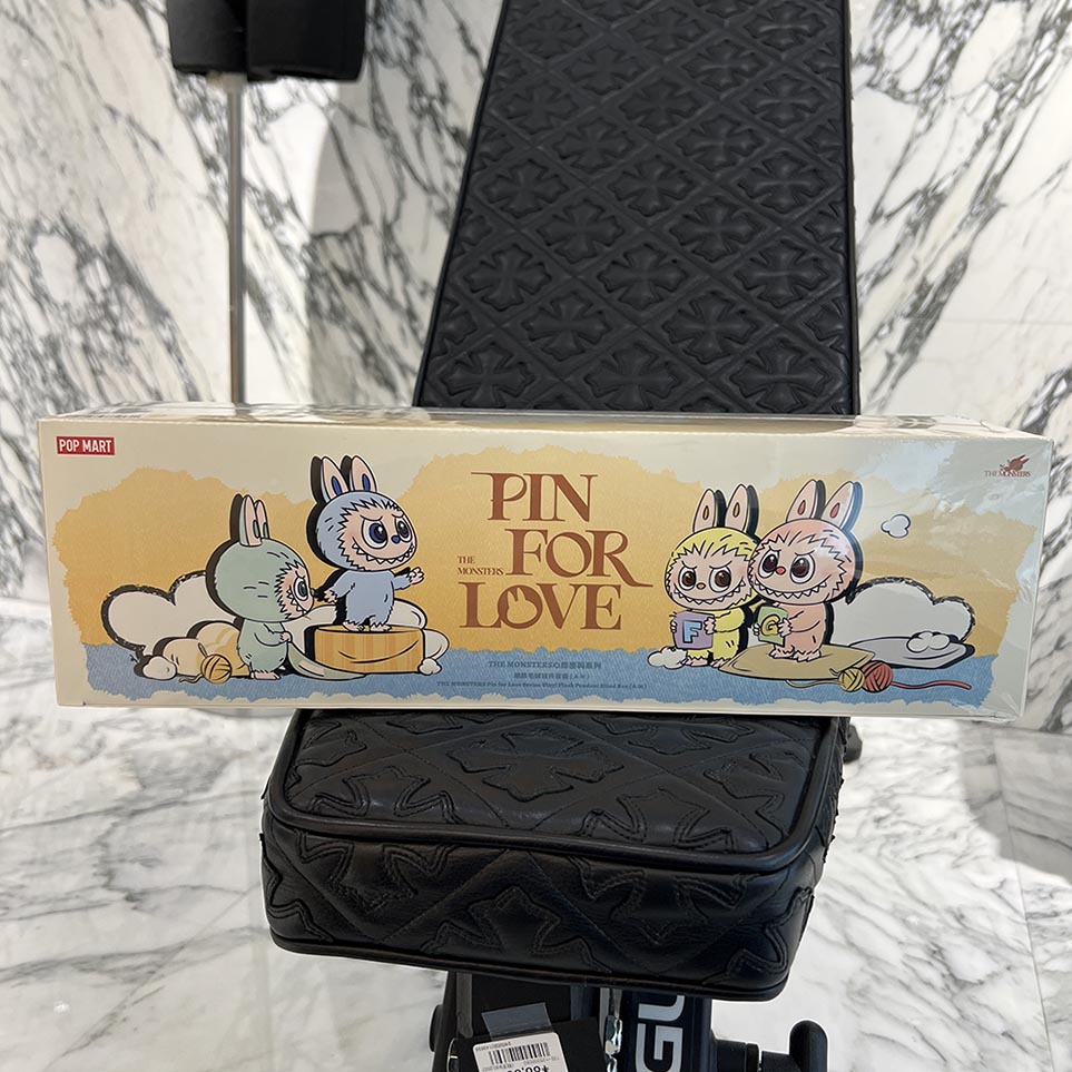 POP MART The Monsters PIN FOR LOVE LABUBU A-M ポップマート ザ・モンスターズ ピンフォーラブ ラブブ ストラップ A-M