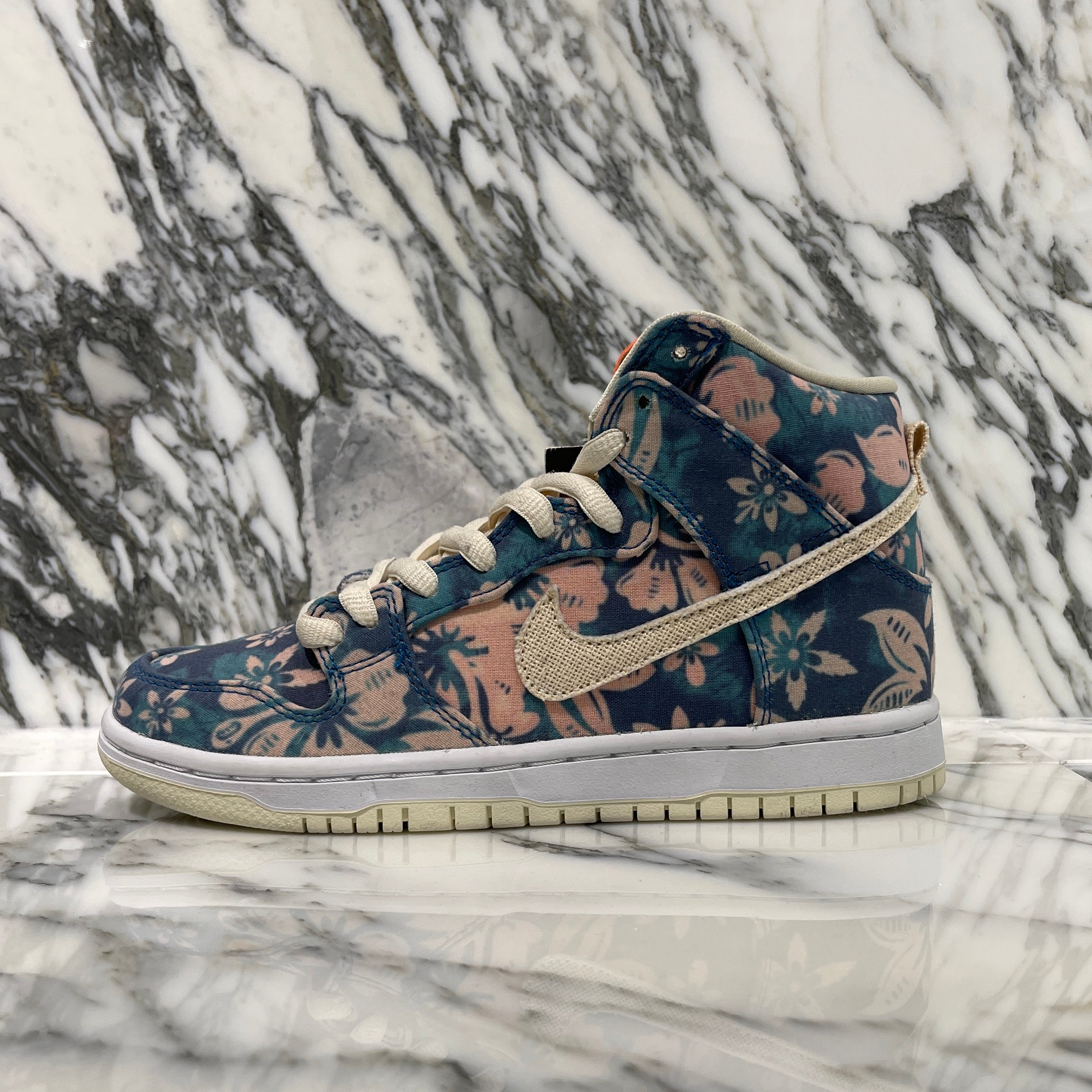 NIKE SBダンクハイ スニーカー 23.5 【公式通販】