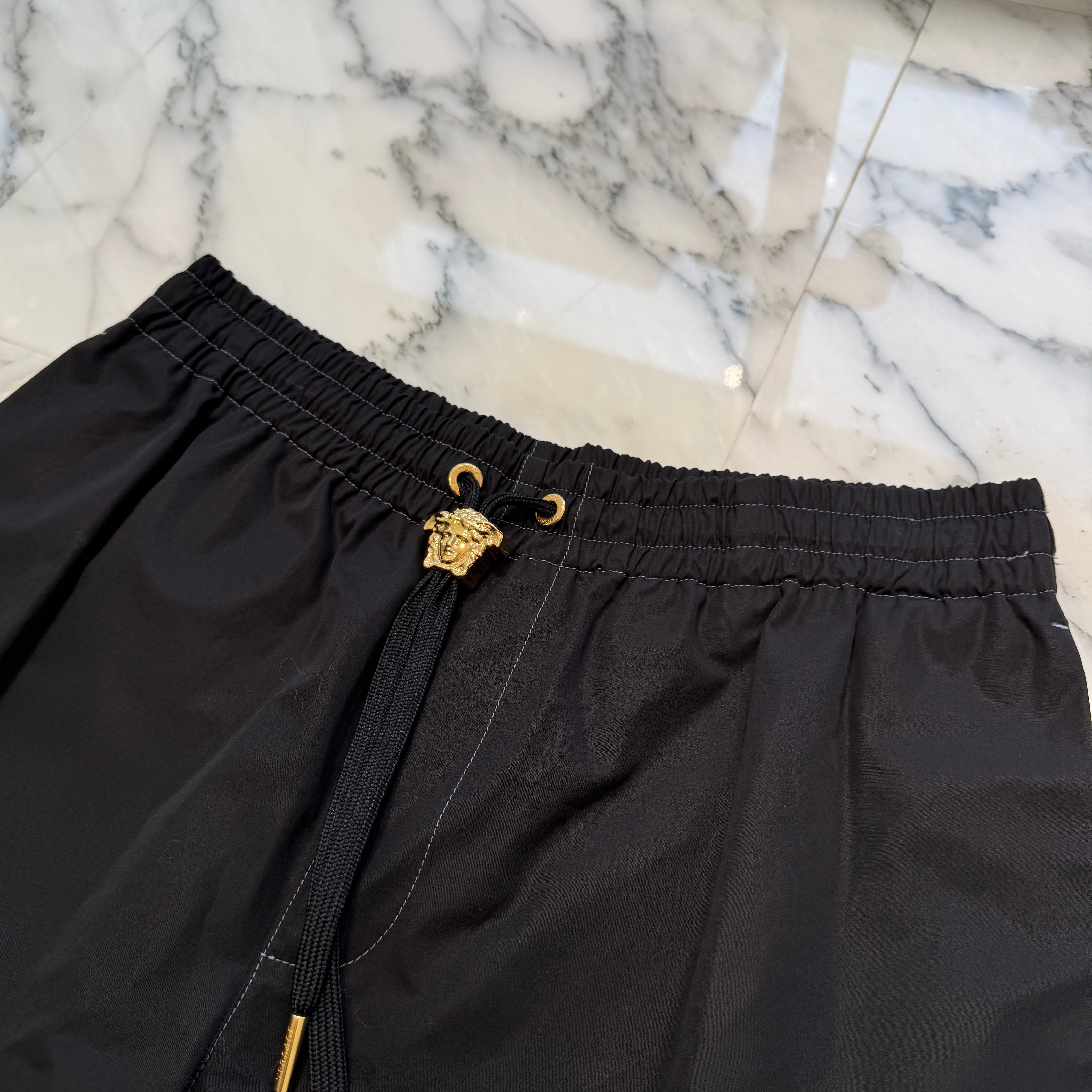 VERSACE La Colonna Embroidery Short Pants 1010213 1A07136 Size 48 ヴェルサーチェ ラ・コロンナ 刺繍 ショートパンツ サイズ48