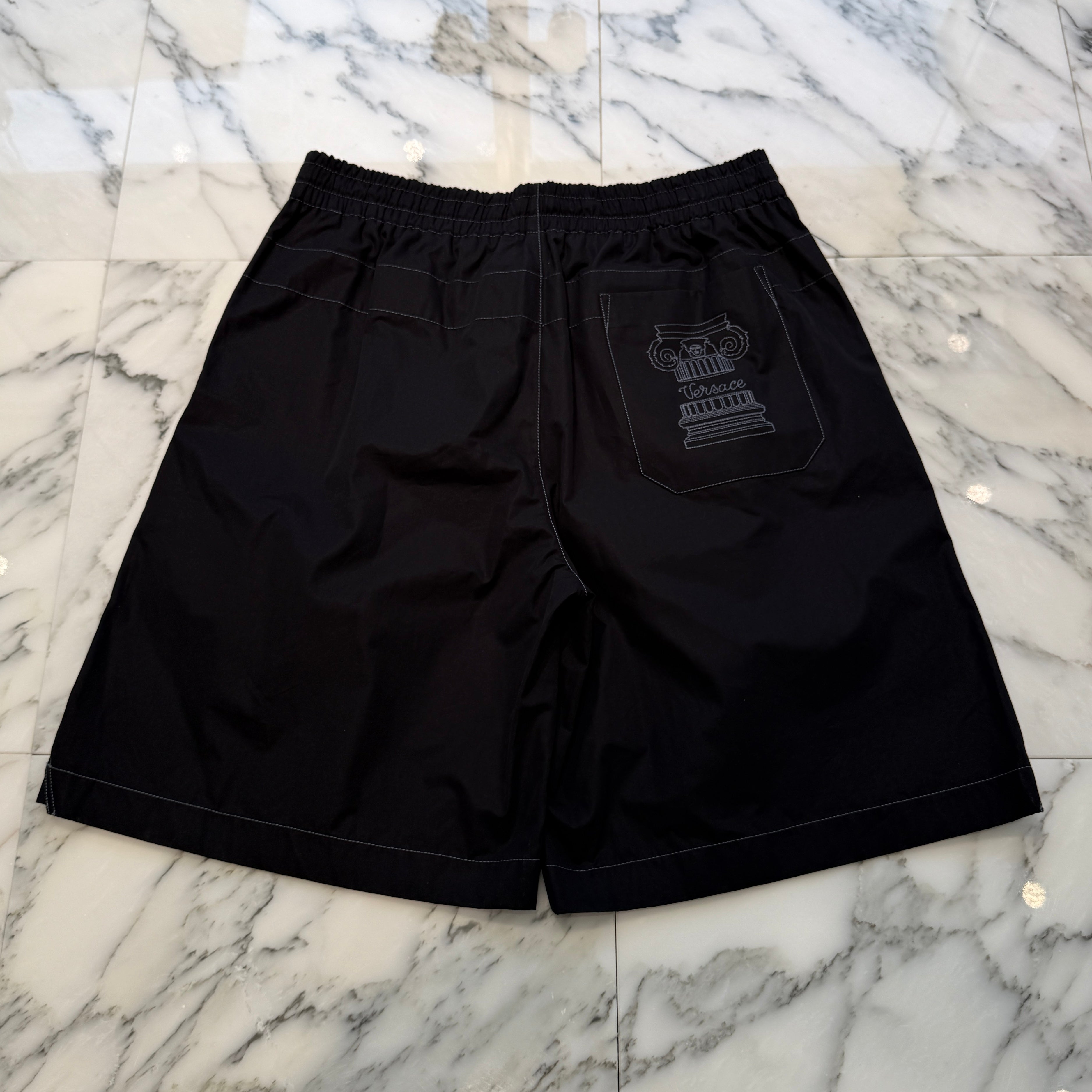 VERSACE La Colonna Embroidery Short Pants 1010213 1A07136 Size 48 ヴェルサーチェ ラ・コロンナ 刺繍 ショートパンツ サイズ48