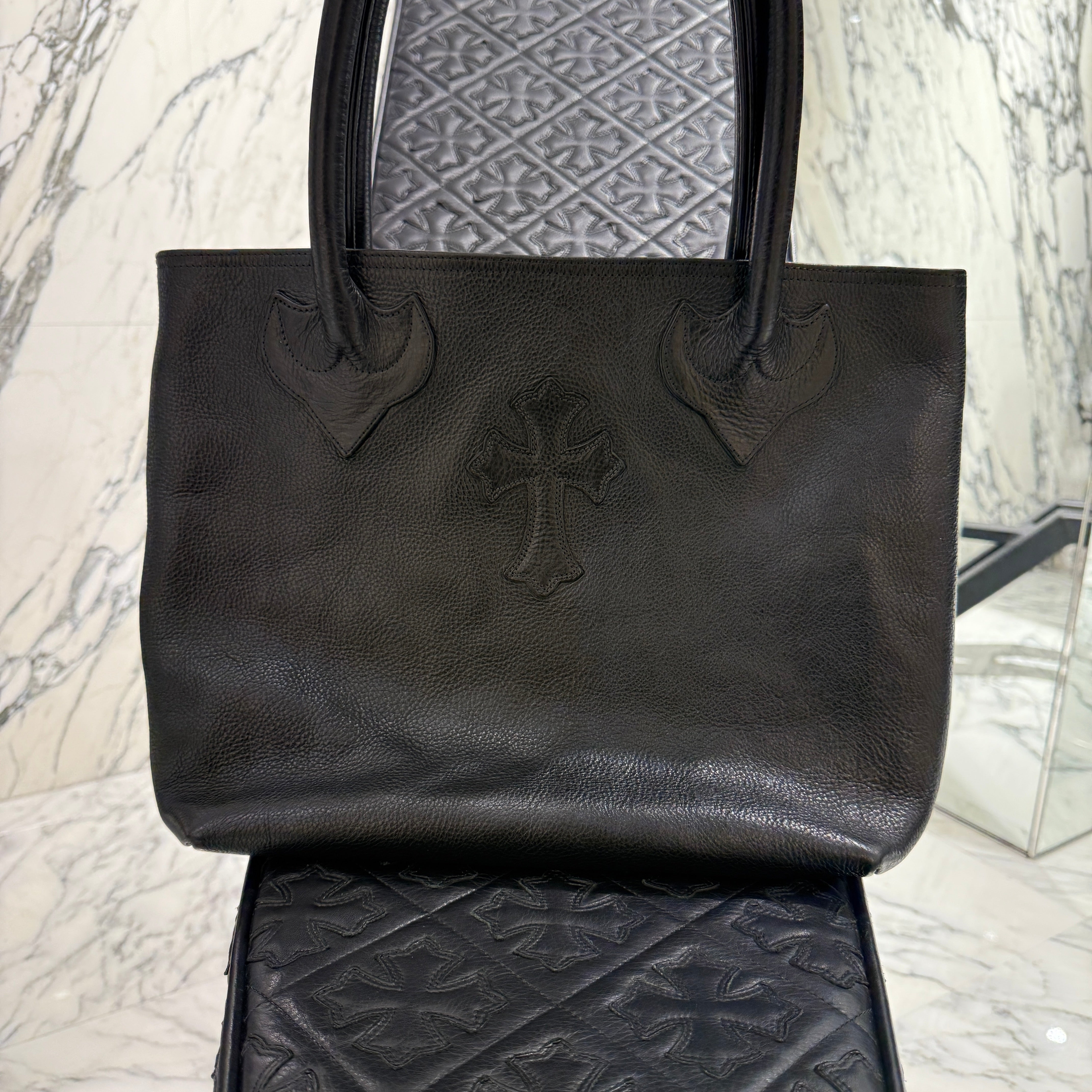 クロムハーツ　レザートートバッグ　クロスパッチ CHROME HEARTS 1 Cross Leather Patch FS Tote Bag クロムハーツ 1