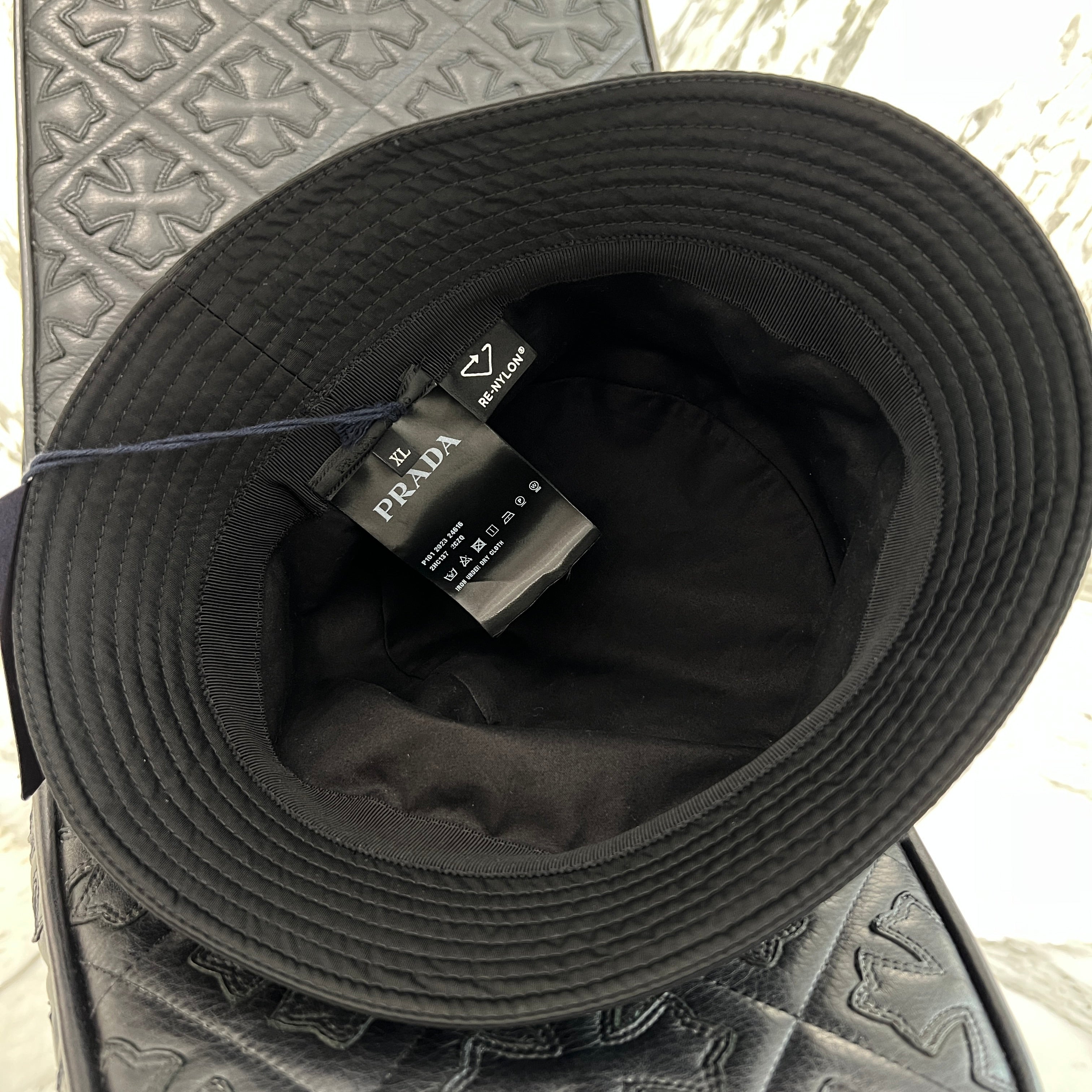 プラダ  2HC137 ロゴ刺繍バケットハット メンズ XL PRADA 2023SS Logo Embroidery Re-Nylon Bucket Hat 2HC137 2CZQ F0967