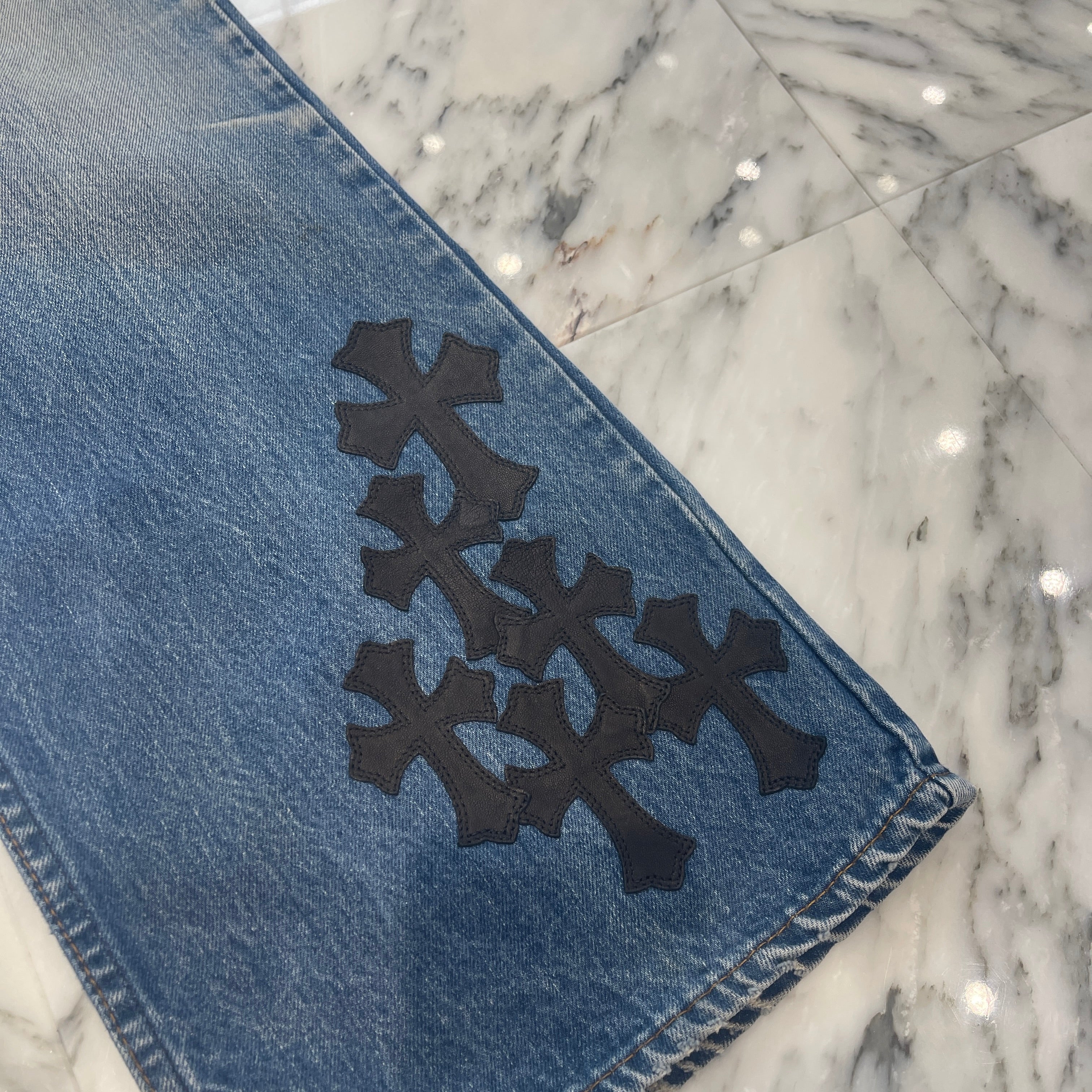 CHROME HEARTS × Levi's 505 VNTG Cemetery Cross Leather Patch Denim Pants Size 38 クロムハーツ × リーバイス 505 ヴィンテージ セメタリークロスレザーパッチ デニムパンツ サイズ38