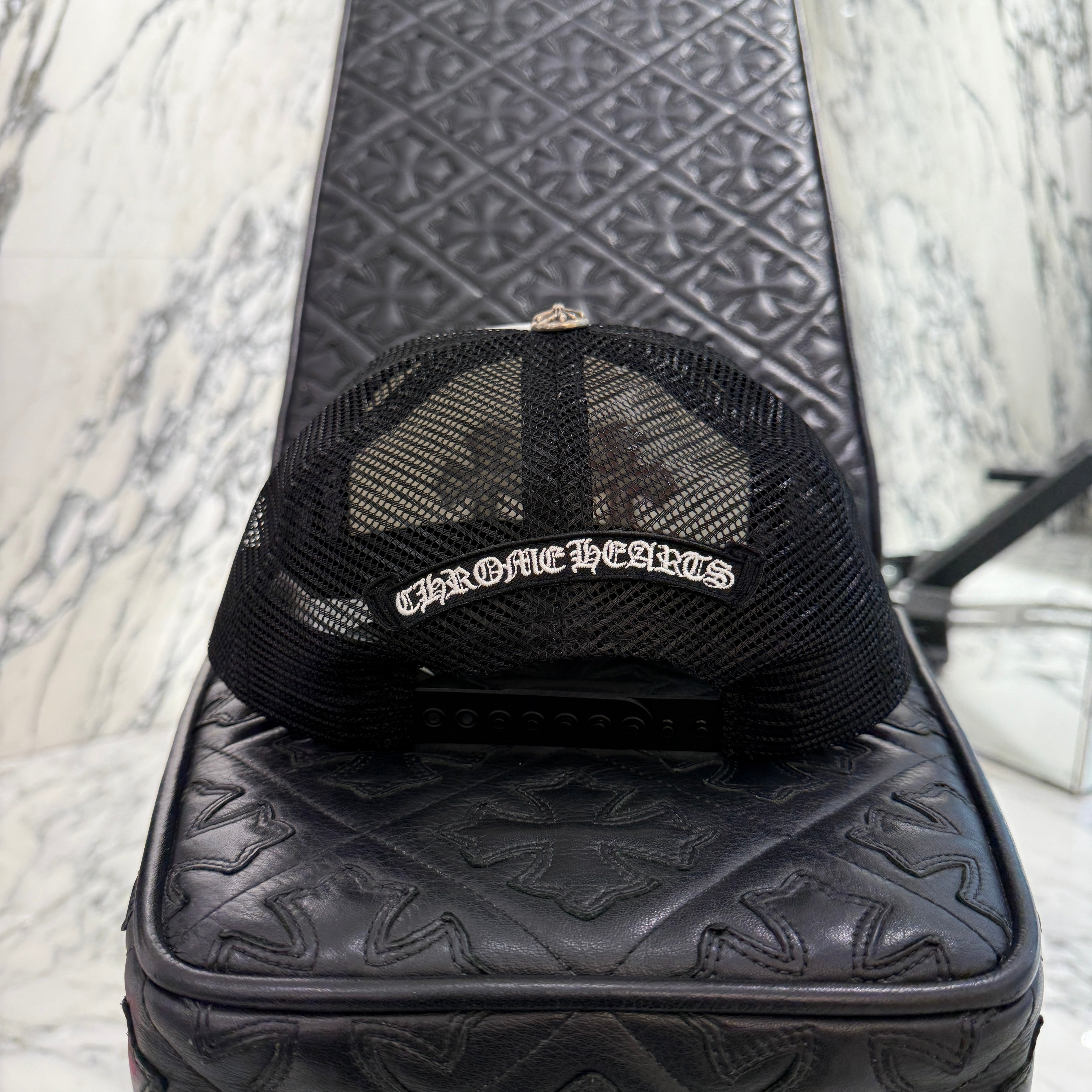 CHROME HEARTS Tricolor Triple Cross Patch Trucker Cap Size ONE SIZE (51-61) クロムハーツ トリコロール トリプルクロスパッチ トラッカーキャップ サイズONE SIZE (51-61)