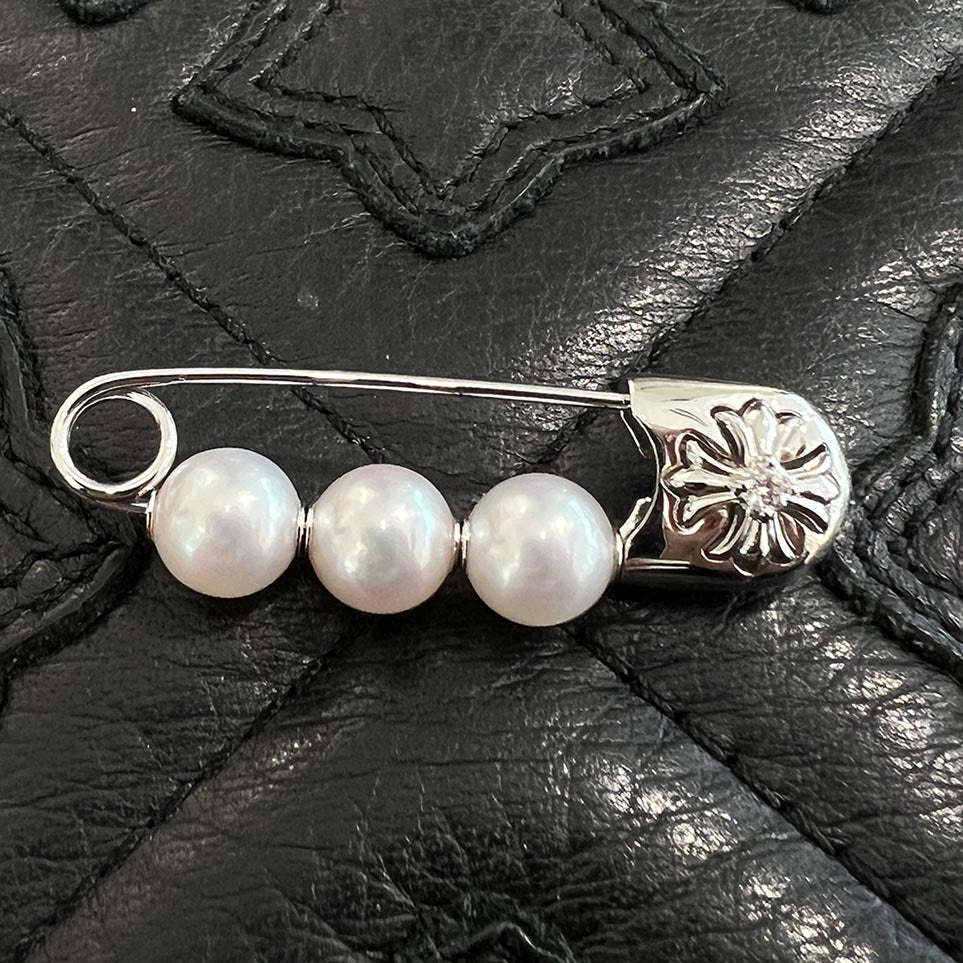 CHROME HEARTS × MIKIMOTO K18 WG Pearl Safety Pin 1 Diamond Pendant
