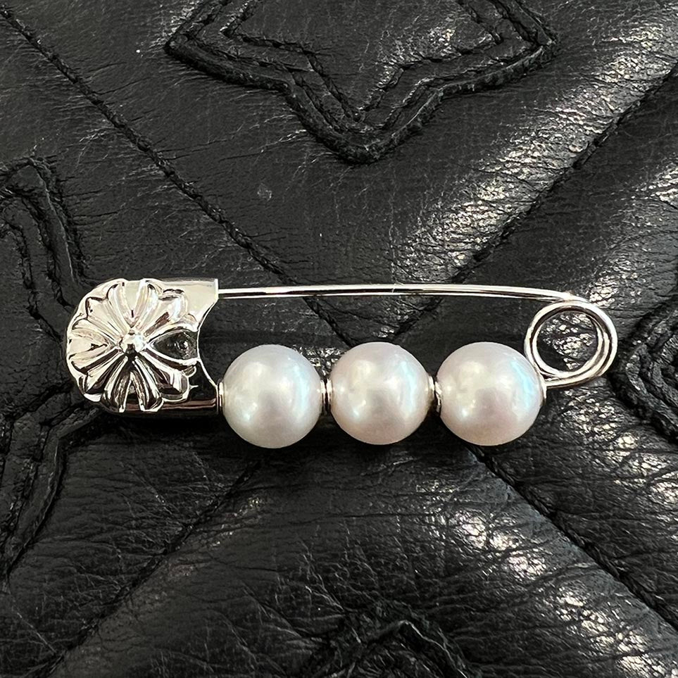 CHROME HEARTS × MIKIMOTO K18 WG Pearl Safety Pin 1 Diamond Pendant Top クロムハーツ × ミキモト 18K WG パールセーフティピン 1ダイヤモンド ペンダントトップ