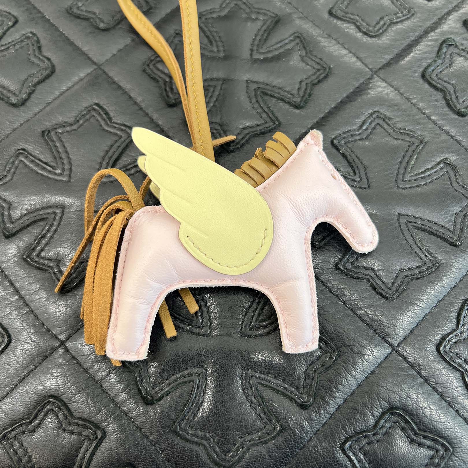 HERMES ロデオペガサス PMチャーム ⭐︎新品未使用⭐︎ K刻印　クレホワイト 楽天市場】HERMES エルメス ロデオ ペガサス PM タッチ ソー