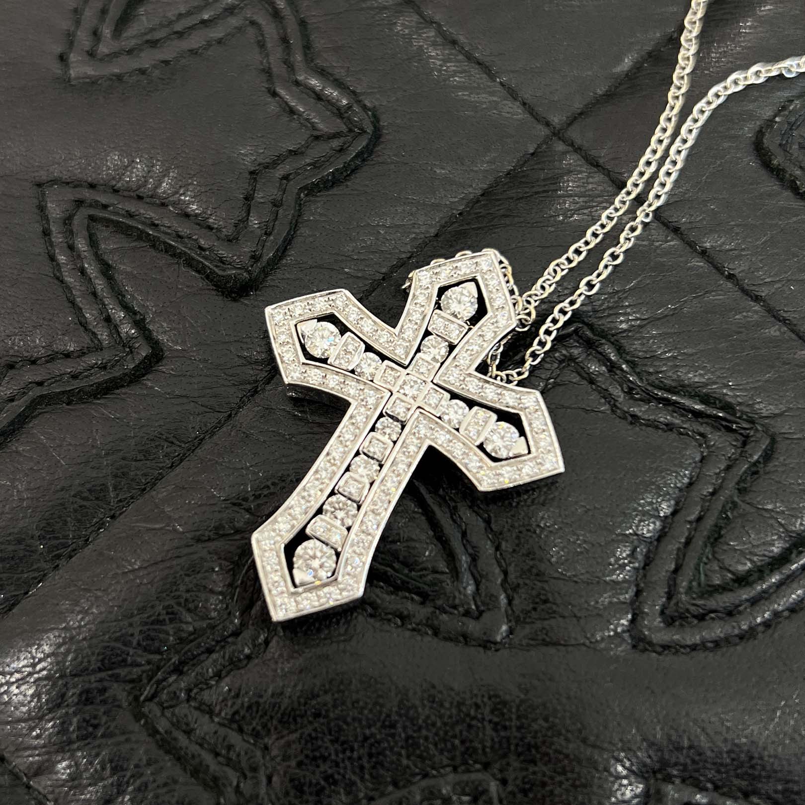 DAMIANI 18KWG Belle Epoque Diamond Crown Necklace 3181AL