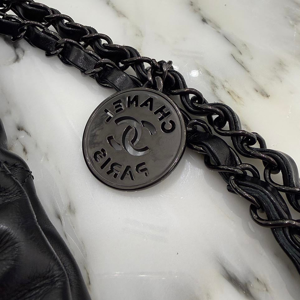 CHANEL 22 Small Shiny Calf Leather Chain Shoulder Bag シャネル 22 スモール シャイニーカーフスキン チェーン ショルダーバッグ
